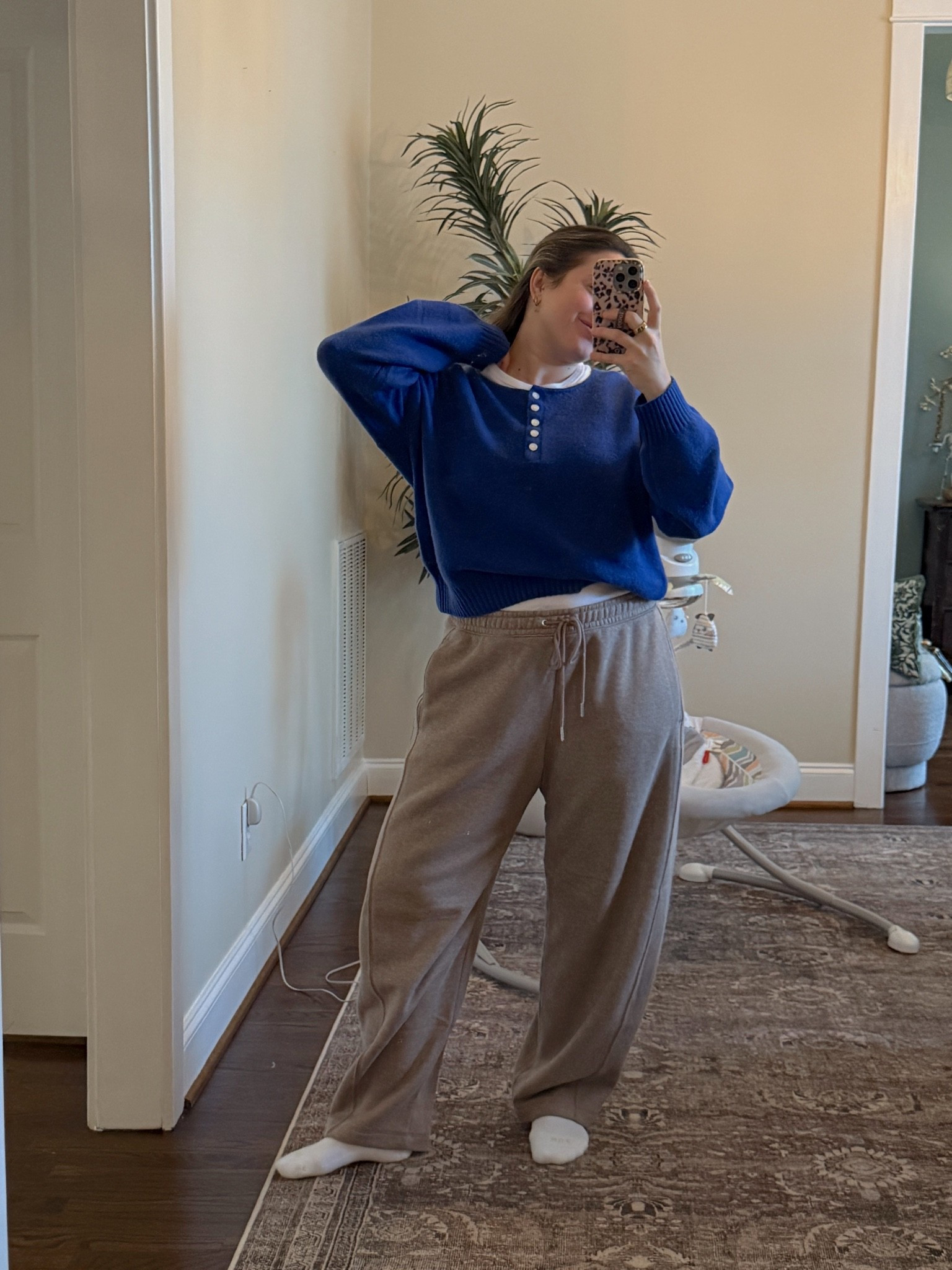 Code: AFLTK rainy day ootd 
Sweater large
Sweats large- light brown heather 
Tshirt medium