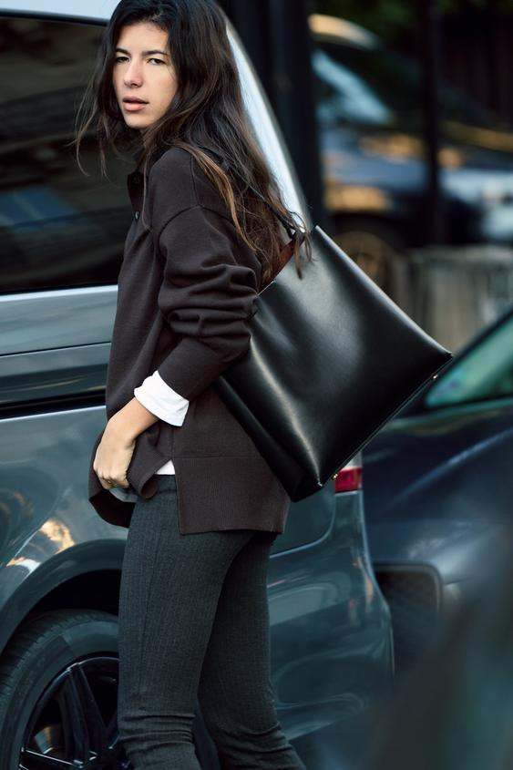 MINIMALIST BUCKET BAG | Zara US