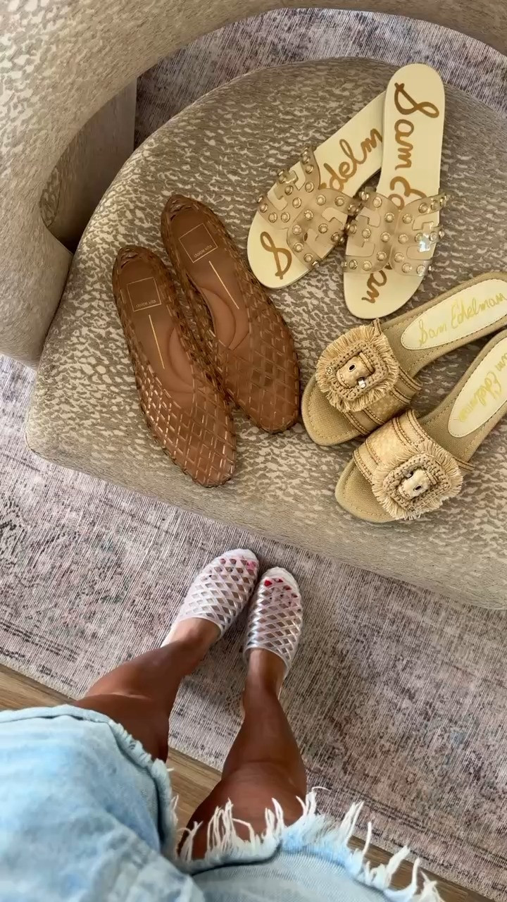use code hollie20 for 20% off these sandals🤍 

 