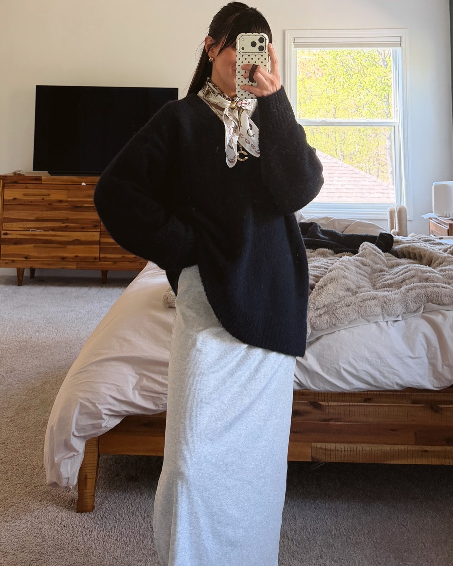 Multiple ways to style this built in bra dress from target! 25% off today! My Abercrombie sweater is on clearance too! Wearing s in everything, size down .5 in sneakers


@Target @abercrombie @adidas