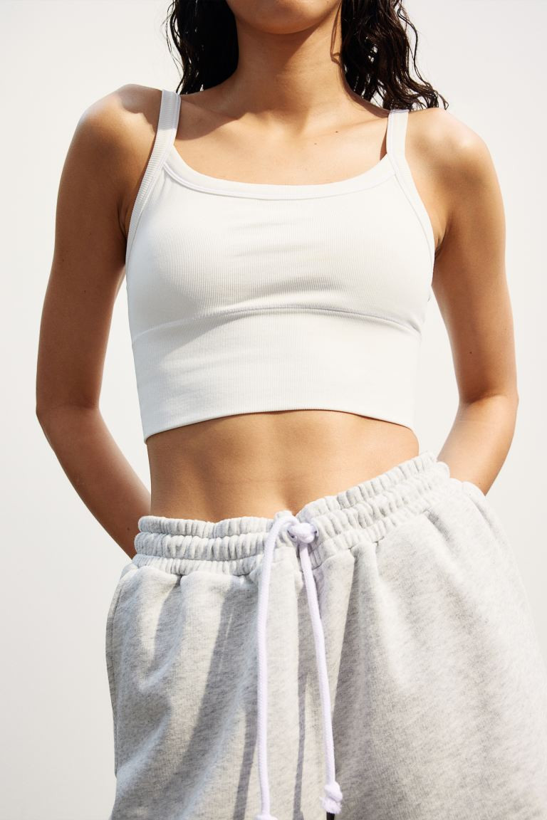 DryMove™ Light Support Sports bra - White - Ladies | H&M GB | H&M (UK, MY, IN, SG, PH, TW, HK)