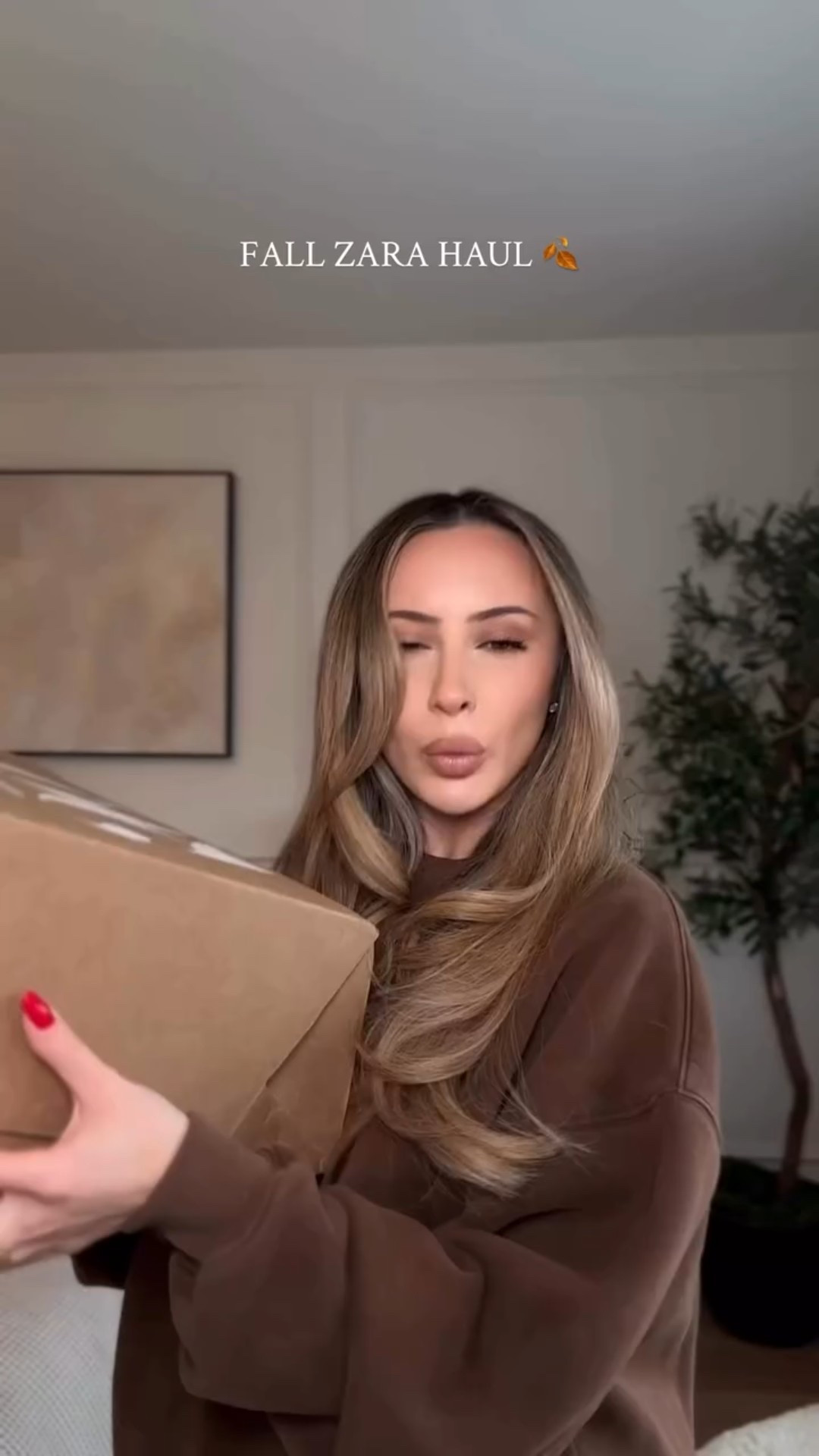 Fall Zara Haul - Jackets & sweaters 🤎🍂 let me know which ones you think I should keep!! 

Comment SHOP below to receive a DM with the link or shop them on my story ⬇ https://liketk.it/5r80V