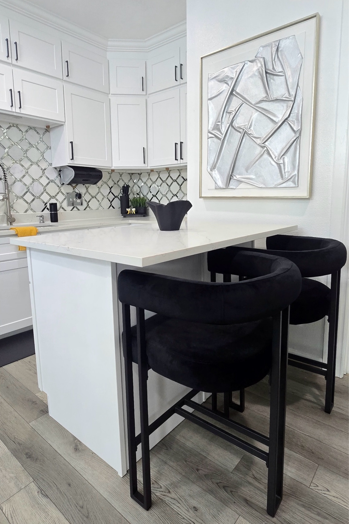 Counter stools from @Pop Maison 