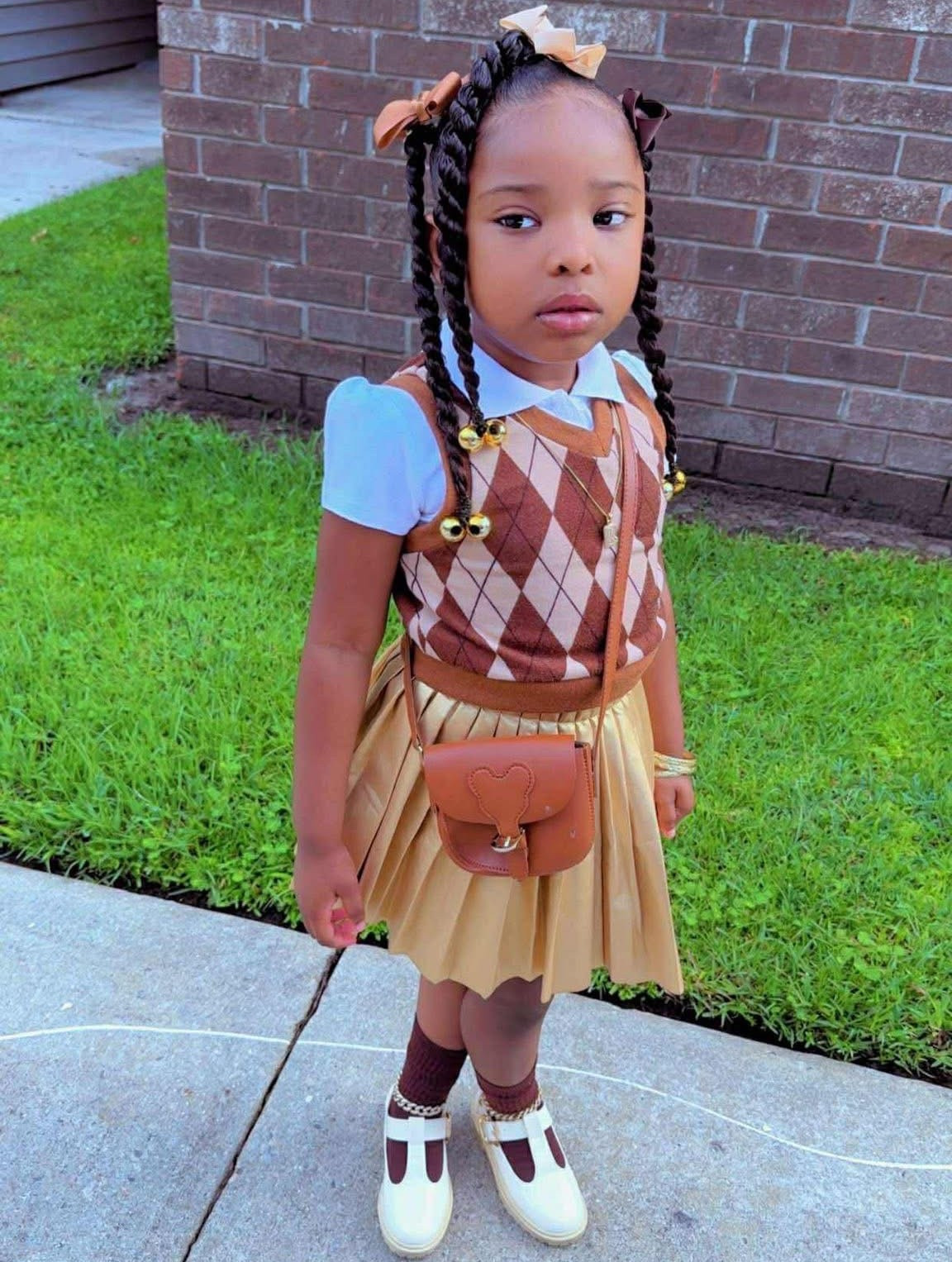 Serving looks before snack time 👜👧🏽🍂 

#LTKKids #LTKStyleTip #LTKSeasonal