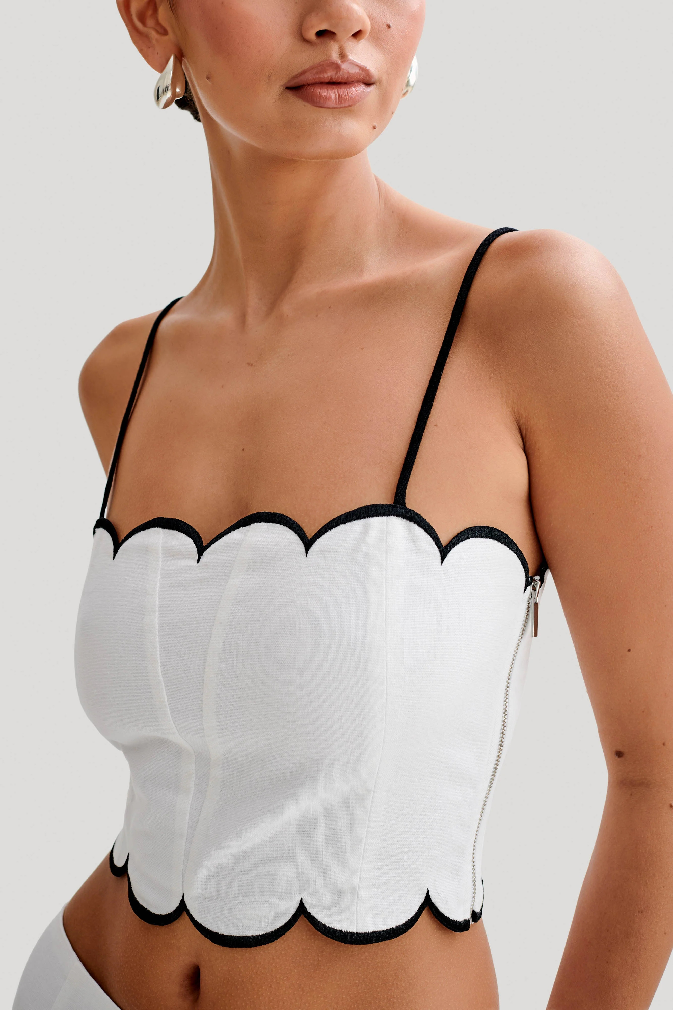 Alessio Scalloped Linen Top - Ivory | MESHKI US