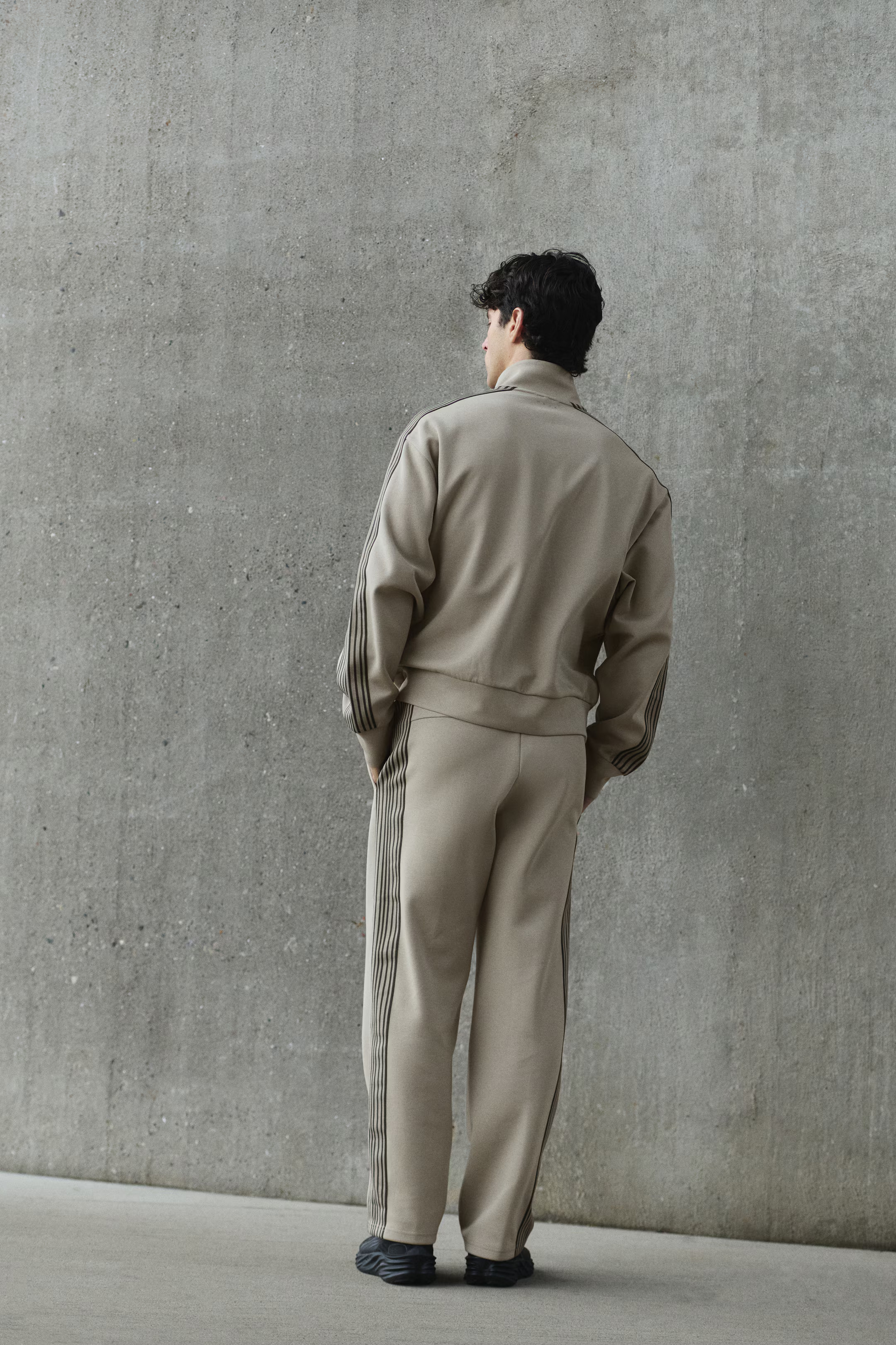 Loose-Fit Sports Joggers with DryMove™ | H&M (US + CA)