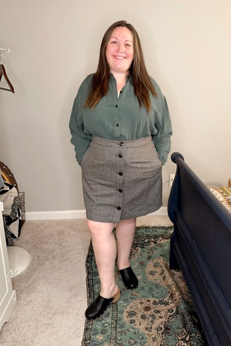 Plus size petite workwear look! Jess tried on this Madewell outfit and we think it is perfect for work! She is wearing a size 1X in the top, a size 33/16 in the skirt, and paired it with a pair of slip on mules from Target! Don't forget to use code HOUSEOFDOROUGH20 on Madewell purchases for a discount! Last day to use the code is 11/16!

#LTKcurves #LTKworkwear #LTKSeasonal