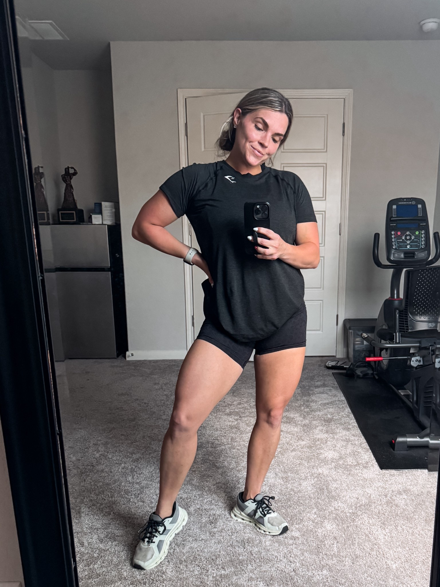 A perfect Met Con outfit. 😮‍💨 
Compression in all the right places 🍑 and a breathable shirt, and nothing gets in the way or feels heavy. Perfect for fast-paced movement. #Gymshark x Whitney Simmons did it right. ✔️


#GymsharkUS #MetCon #Fitness #AthleticWear #WorkoutOutfits #GymFits #Gymwear #OnCloud #FitMoms 

#LTKPetite #LTKActive #LTKStyleTip