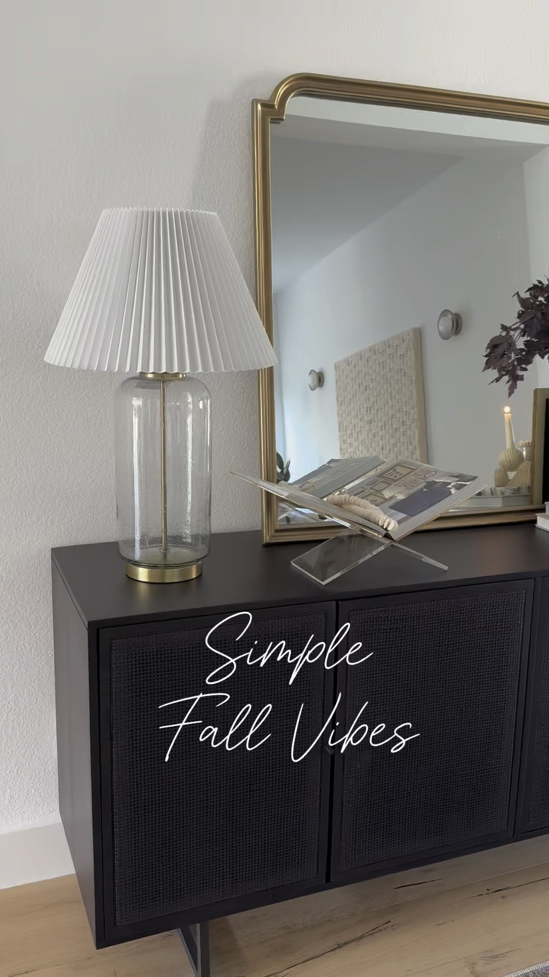 Fall entryway

Black cane console, wayfair home, Etsy, Target, organic modern, fall stems, white tall vase, coffee table books, fall wall art, brass mirror, Anthropologie, candle holder, marble scallop tray, transitional home decor, fall home decor, cozy blanket, cozy throw pillows, fur blanket, neutral home, amazon, entryway rug, 


#LTKFindsUnder100 #LTKSeasonal #LTKHome