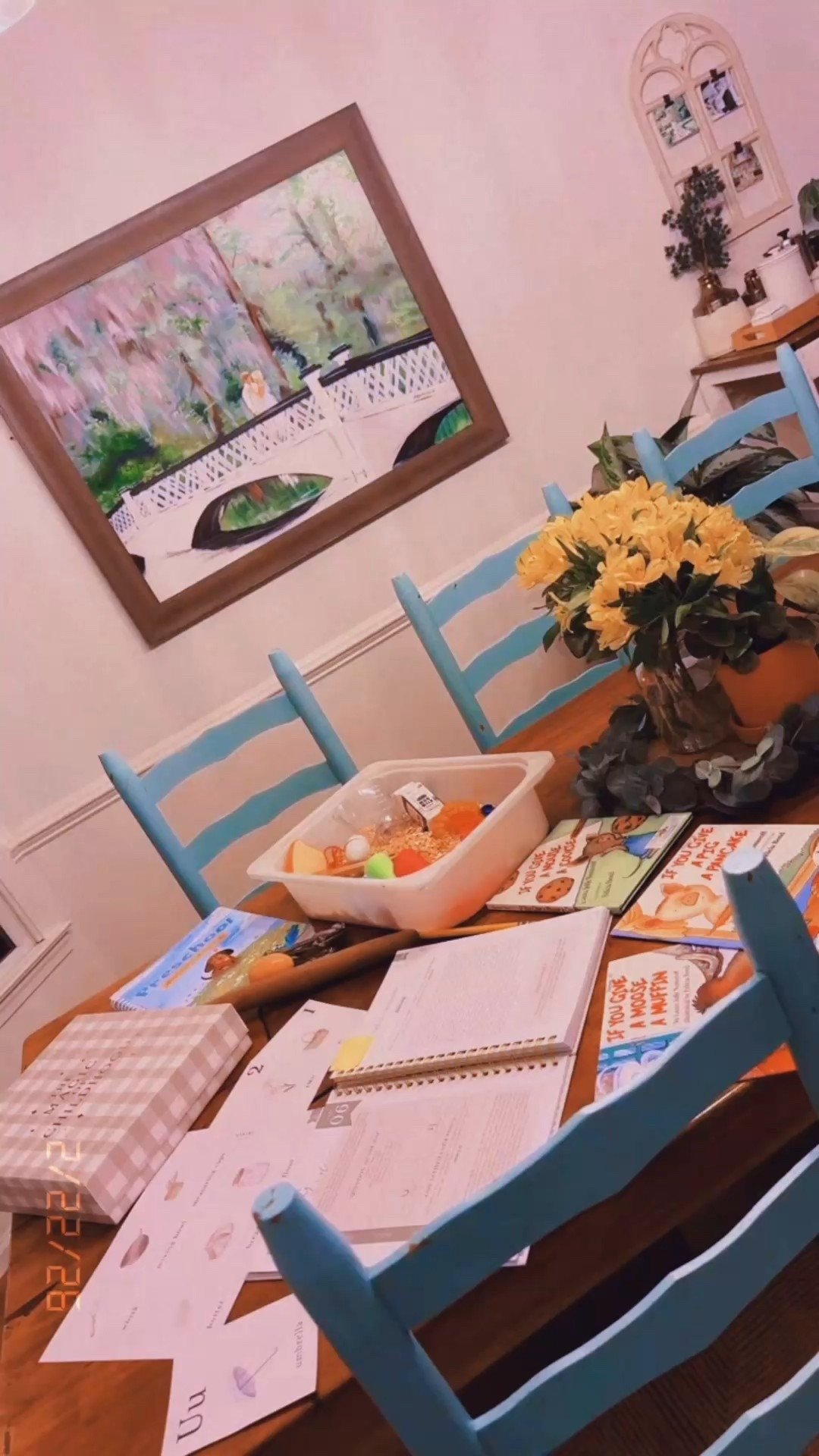 I love using Sunday evenings to get prepped for our fun little homeschool preschool week ahead!! 🫶🏽 This week sure is going to be a sweet 🥰 one!! 🍞🥣🥚🥖