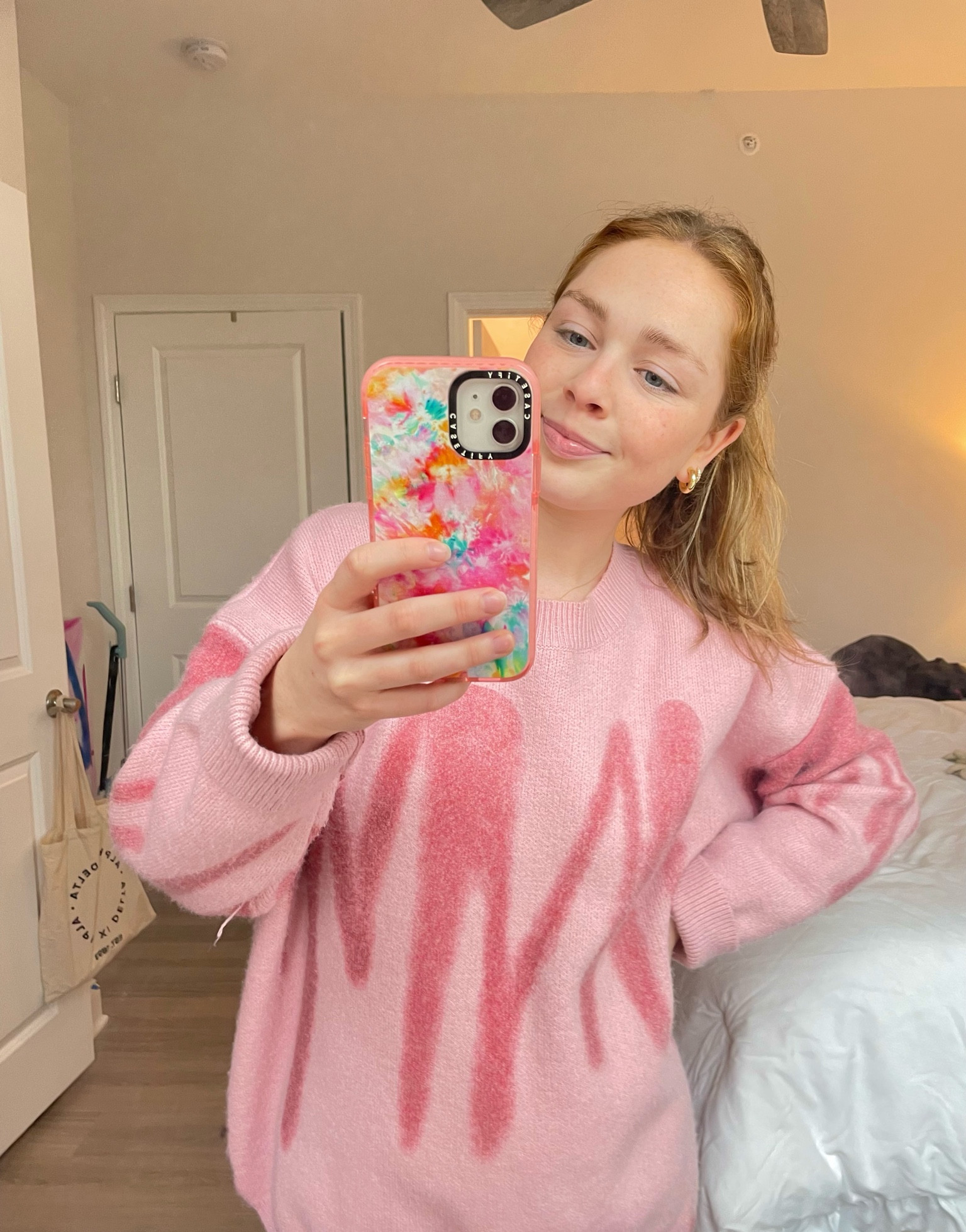 My cute new @casetify case! It is called “spring fling by chloe cox”. It is so vibrant and colorful which I absolutely LOVE! It is also protective which I need because I drop my phone a lot💗

#LTKGiftGuide #LTKunder100