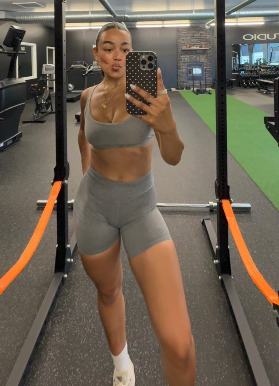 workout outfit/ gym set of the day🪩👽🐭🩶

top: small
shorts: 6

#LTKActive #LTKFindsUnder100 #LTKSeasonal