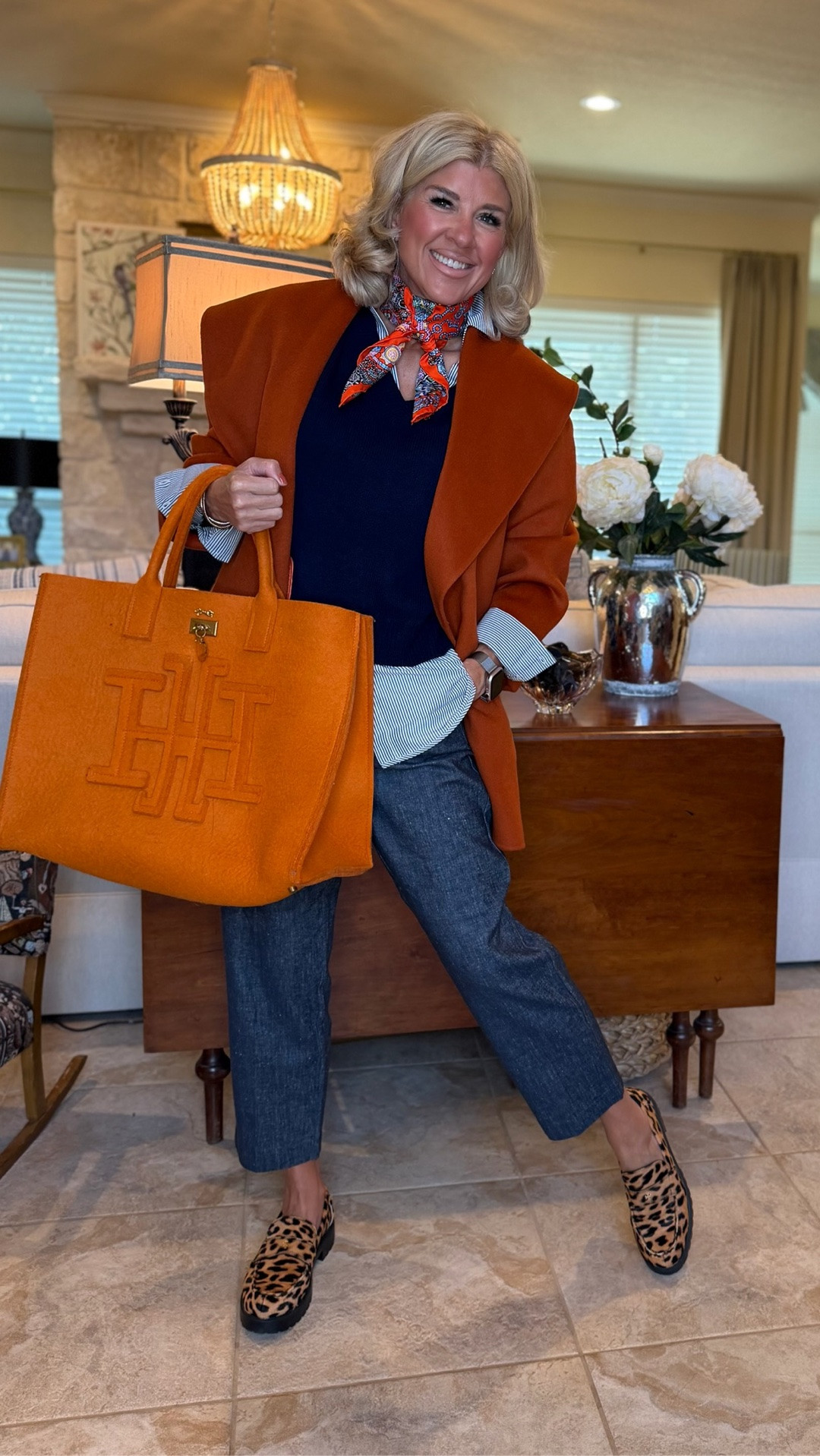 I love this colorway for fall! This top is fantastic (it’s all one piece), it is not too heavy. I’m in the medium. These @brochuwalker pieces continue to be quality classics that will last you for years.