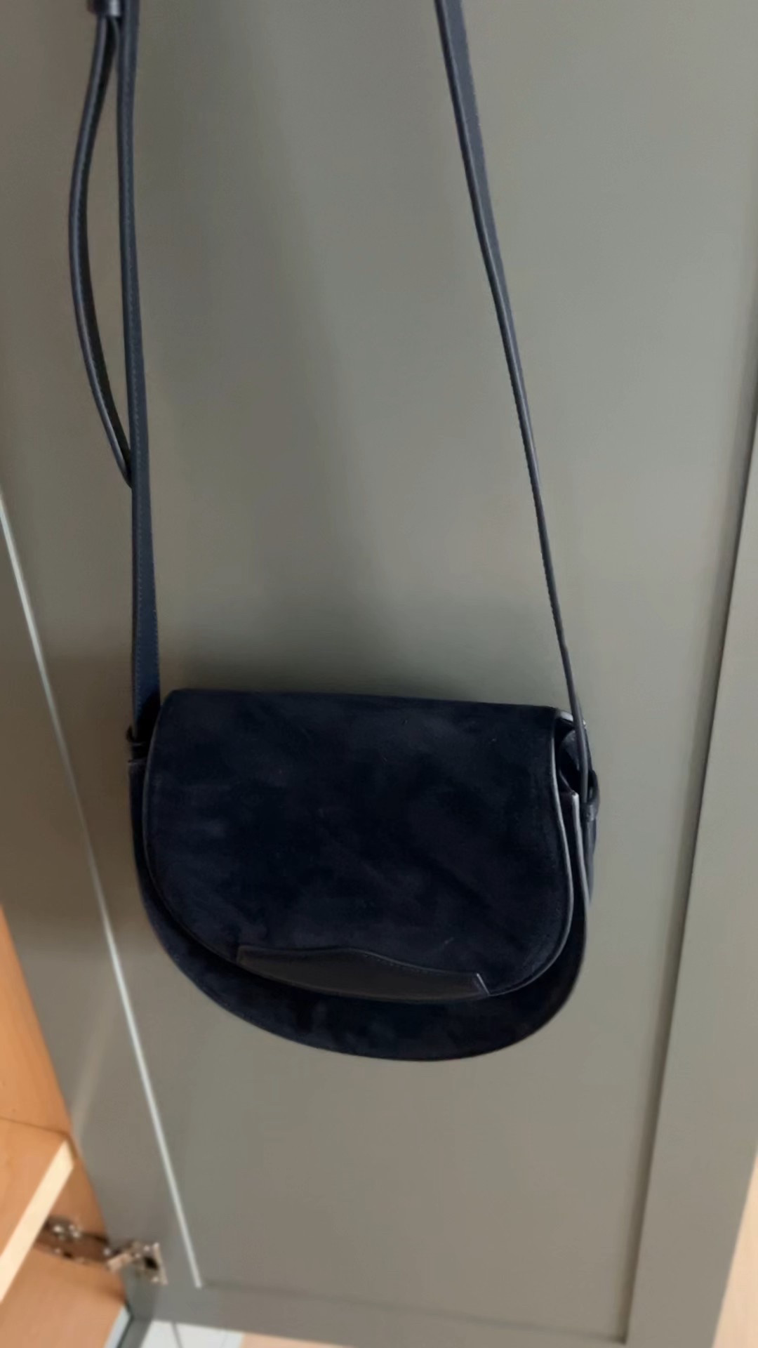 I had no idea that they made such cute hooks that just stick right on. No screws needed! I found this one from @loweshomeimprovement and I love it! #ad #LowesPartner

#LTKStyleTip #LTKFindsUnder50 #LTKHome