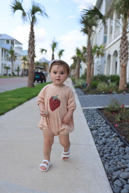 Loving this @ryleeandcru strawberry print. So perfect for Summer 🍓



#LTKBaby #LTKFamily #LTKKids