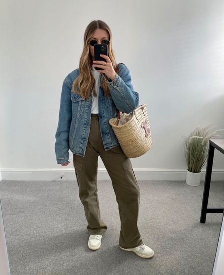 The perfect spring sunny Sunday outfit 😎

These cargos are the comfiest trousers to wear. I love pairing them with my Levi’s vintage denim jacket this time of year and I’m soooo ready to dust my basket bag off! 



#LTKSeasonal #LTKstyletip #LTKeurope
