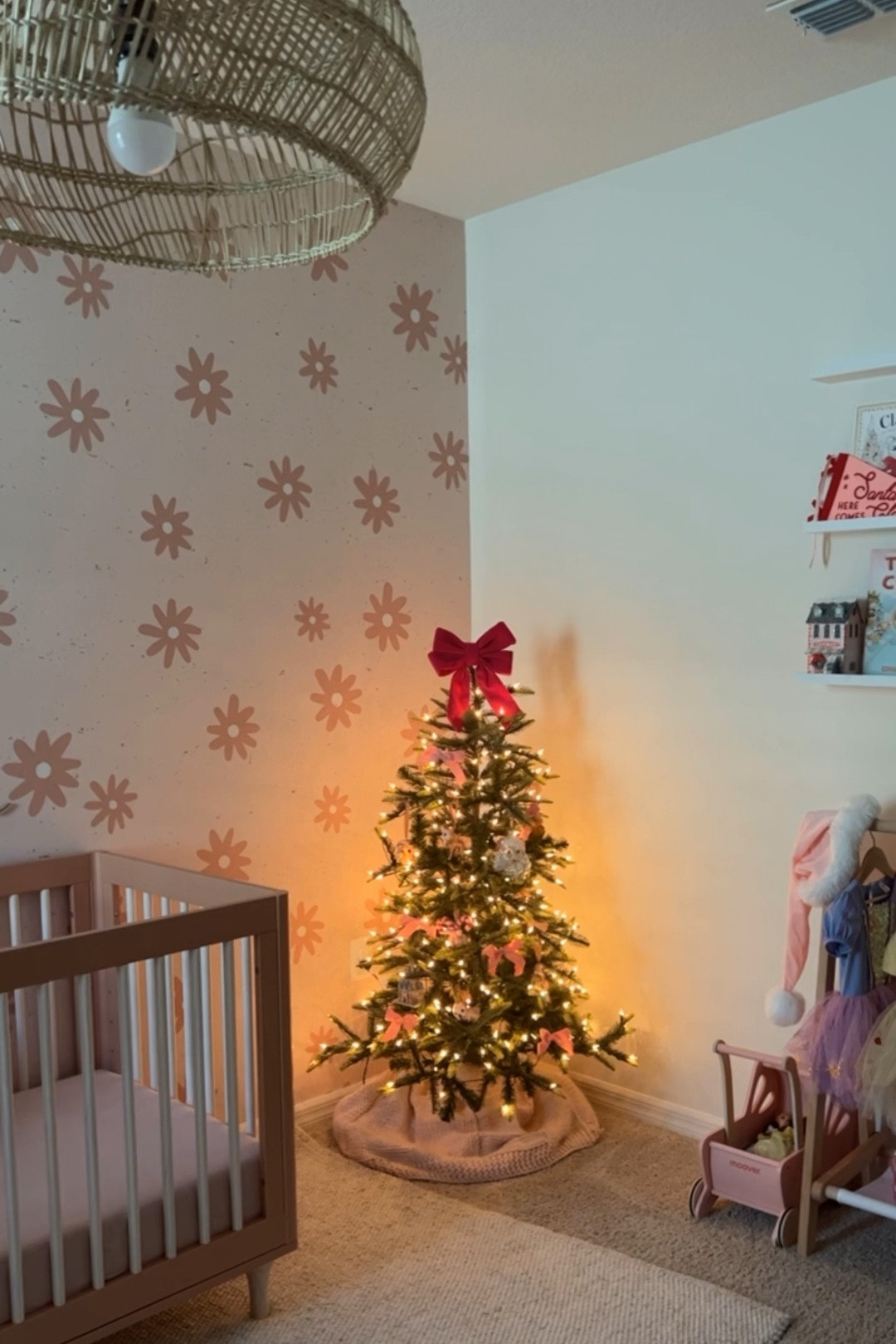 Leigh’s Christmas tree. 🌲🎀✨

#LTKKids #LTKSeasonal #LTKHoliday