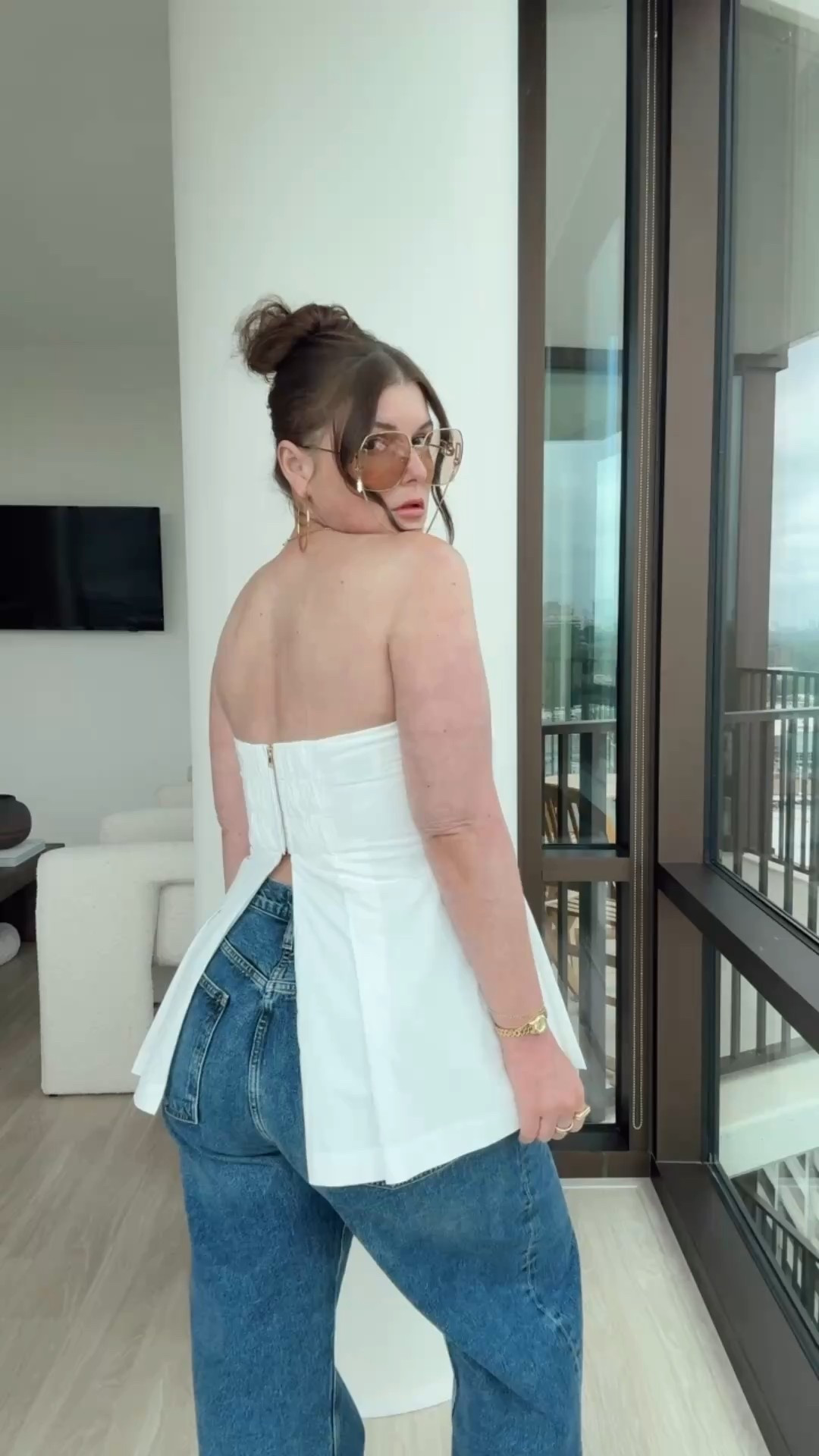 Pleated statement top runs tts
I size up twice in barrel jeans, I’m wearing the agolde style linked. & have and recommend the Abercrombie style linked. They’re the most similar to the Agolde style out of 5-10 different brands I’ve tried. 10 outta 10



#LTKFindsUnder100