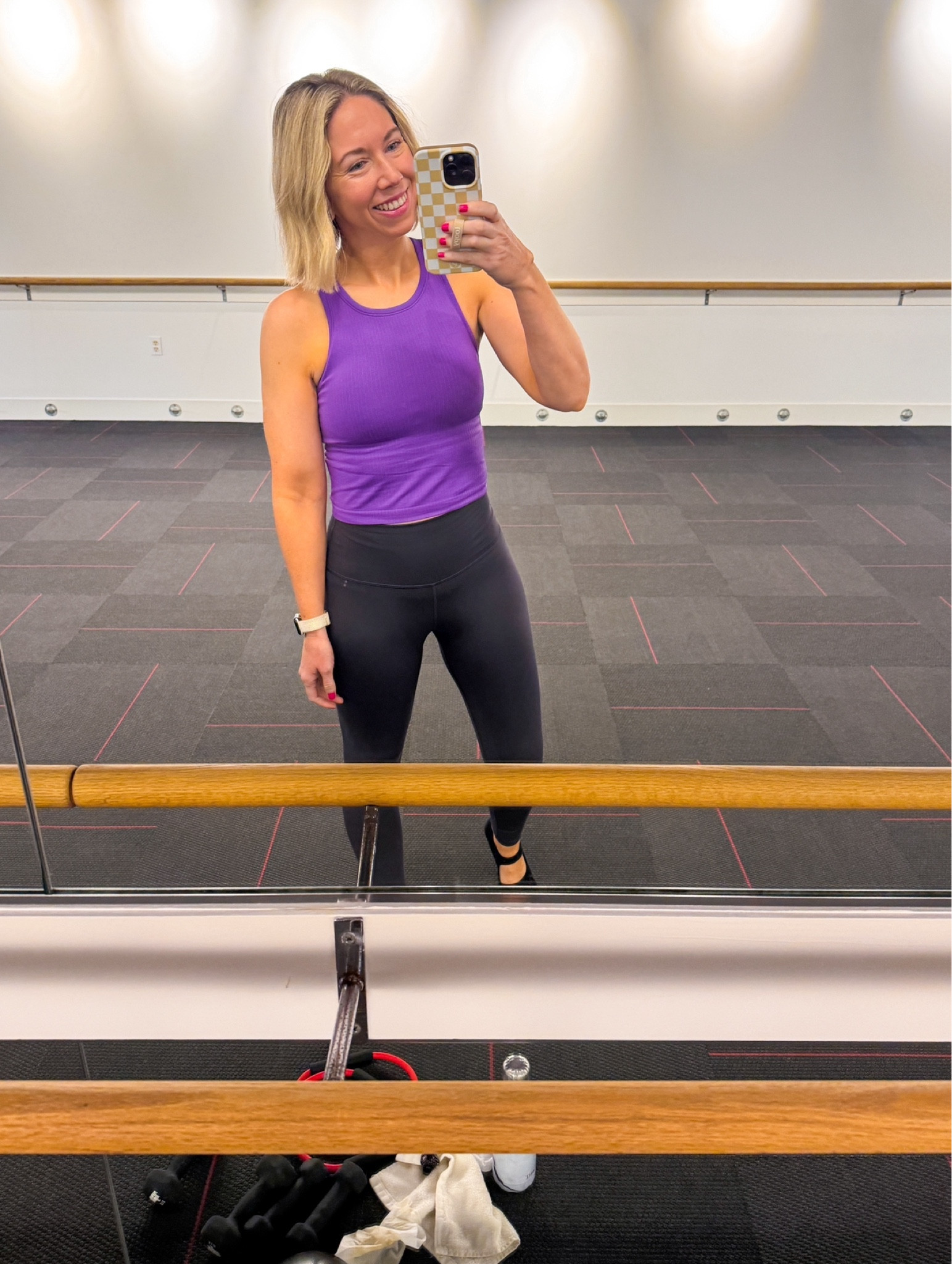 Workout outfit 

Barre outfit 

Crop tank top size small
Leggings size xs
New Balance true to size 


Foot locker , new balance , women’s sneakers , workout clothes , amazon athleisure 