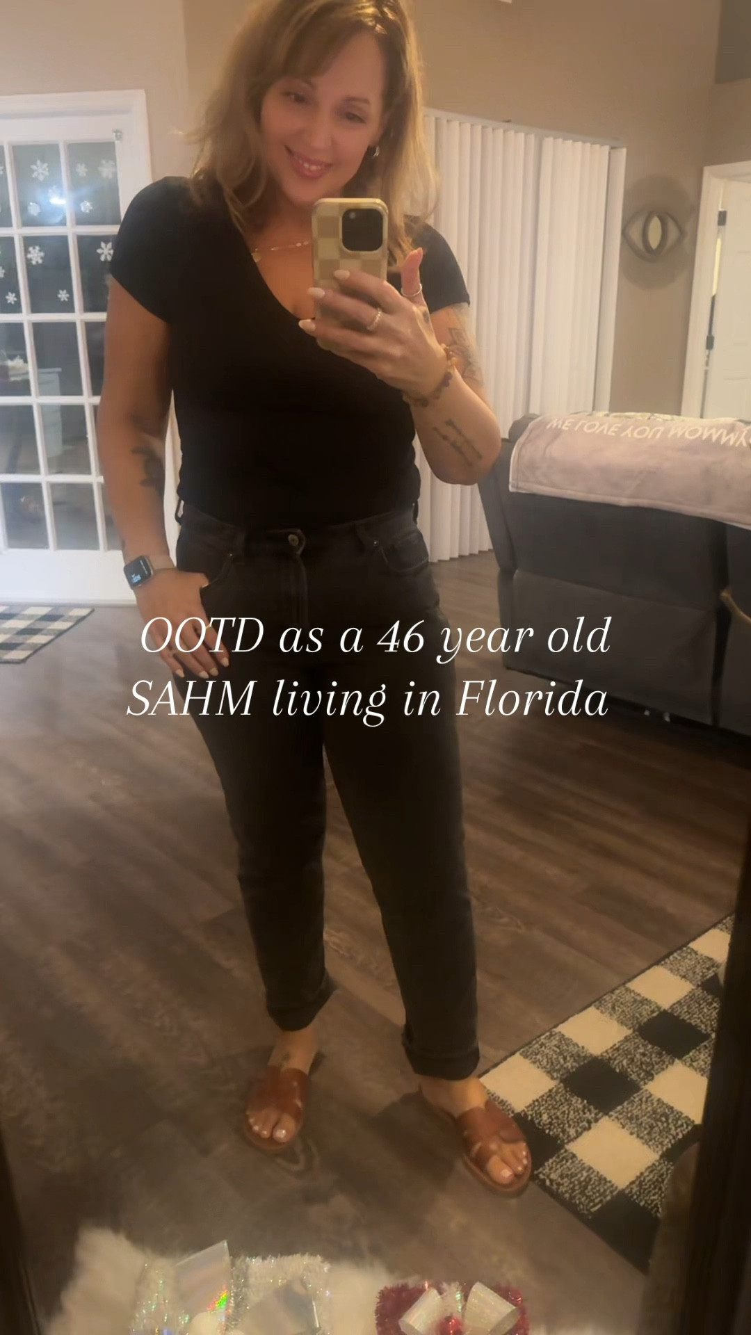 I literally have these AE mom jeans in every color!
#sahmoutfitideas
#easyoutfits #midsizefashion #casualoutfitideas #fashionover40

#LTKootd #LTKmomlife #LTKMidsize