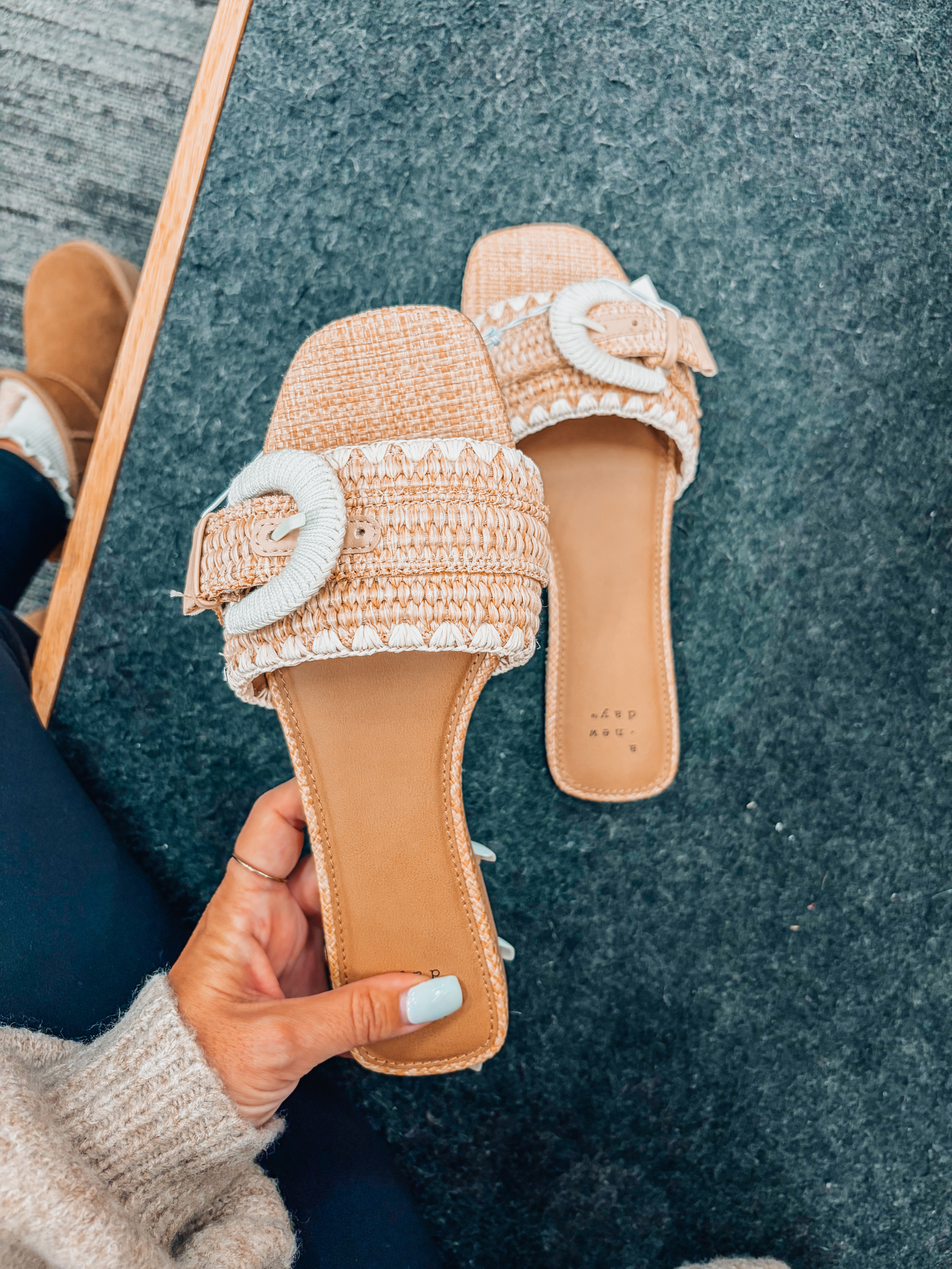 These sandals are SO cute!! 👏 comfy, neutral, and go with literally everything this spring & summer! 

 

#LTKootd #LTKmomlife #LTKSeasonal