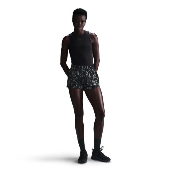Women's Nike One Shorts Medium Black/Black/Black/Black | Scheels