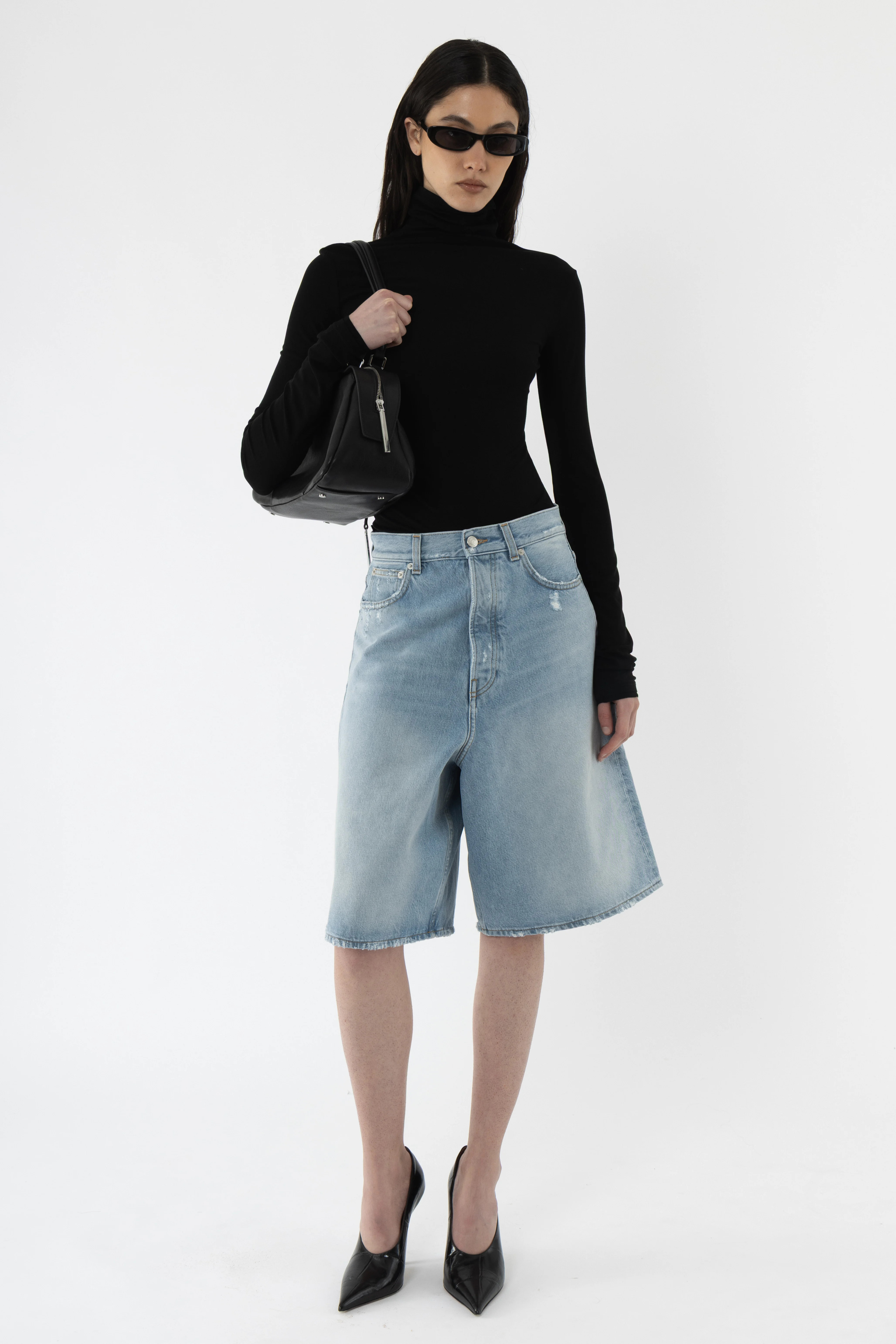 Oversized Bermuda Light Wash Shorts | ARAKII
