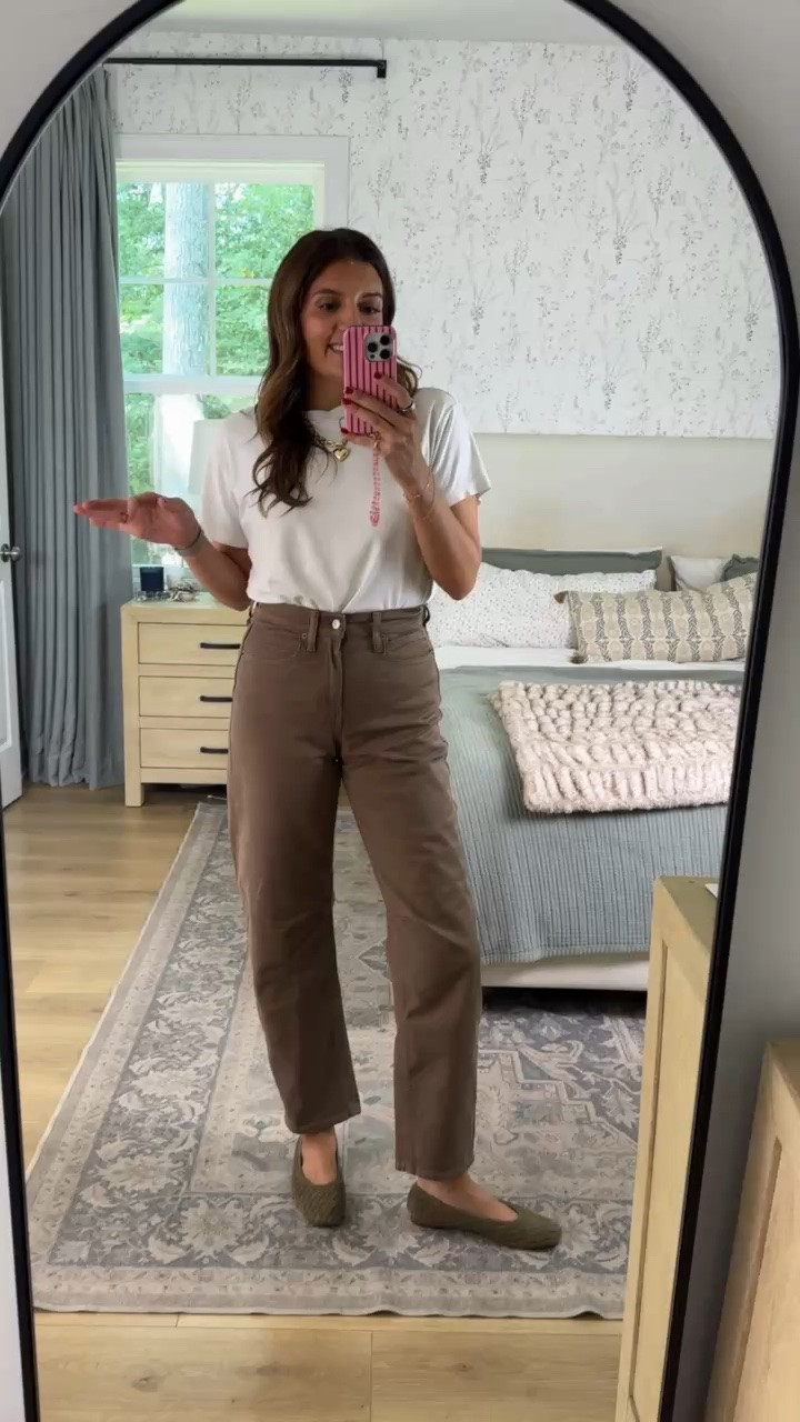 These old navy barrel jeans are some of the best I’ve tried! They also come in blue washes! I’m 5’7” in a 4. On sale!

#LTKOver40 #LTKTall #LTKSaleAlert