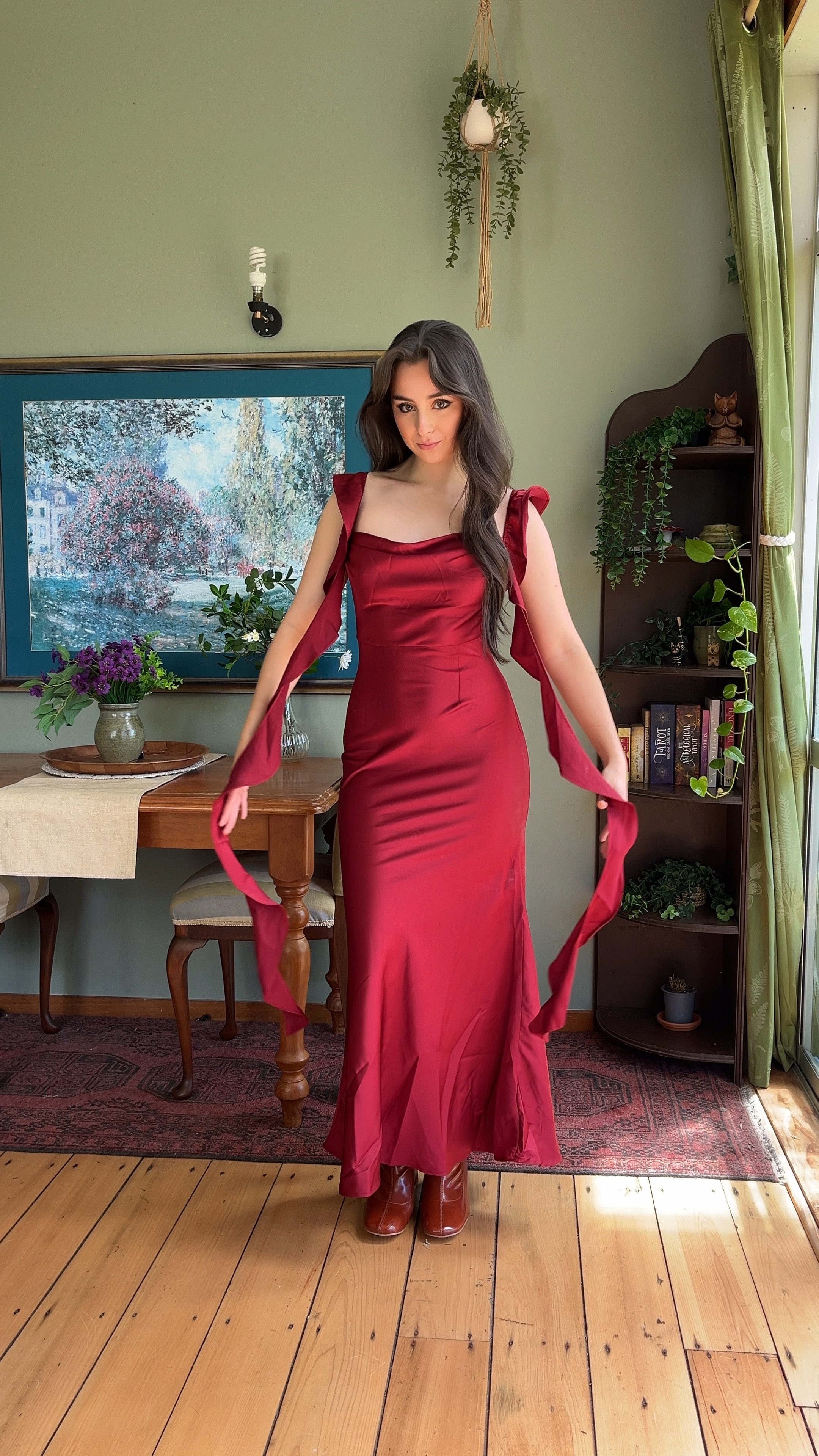 The most stunning dress, it comes in so many other beautiful colors too 🫶🏻 #dress #datenight #weddingguestdress 