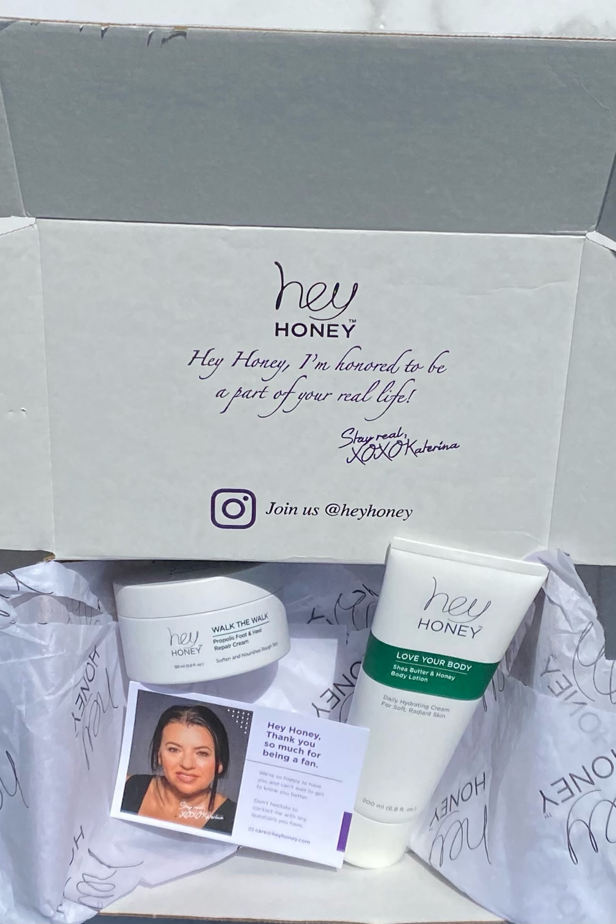 #unboxing ✨

Very excited to try this #CleanBeauty brand 🙌 They just sent me these products to try!

✨ Walk The Walk - Propolis Foot & Heel Repair Cream
✨ Love Your Body - Shea Butter & Honey Body Lotion

#LTKCleanBeauty #LTKBodyCare

#LTKover40 #LTKbeauty