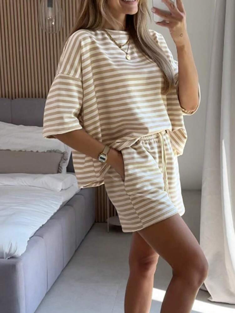 2-Pc Casual Women Striped Print Round Neck Blouse & Shorts Set | SHEIN