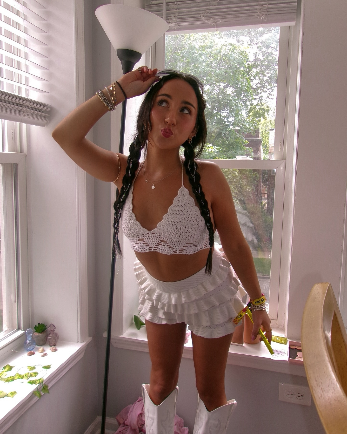 I luv my friends I luv my life I luv Chicago I luv lolla I luv u🤍🛸☁️🪩