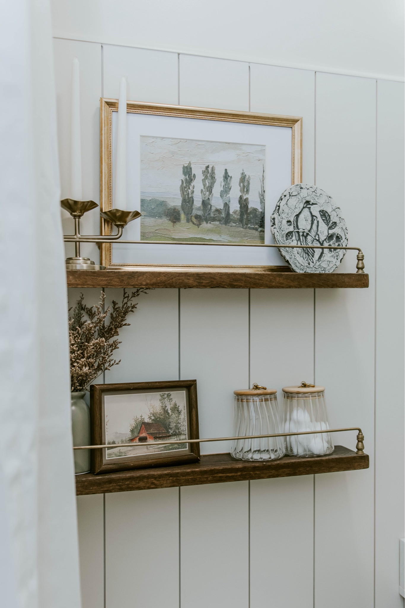 Obsessed would be an understatement with these shelves from Magnolia 😍