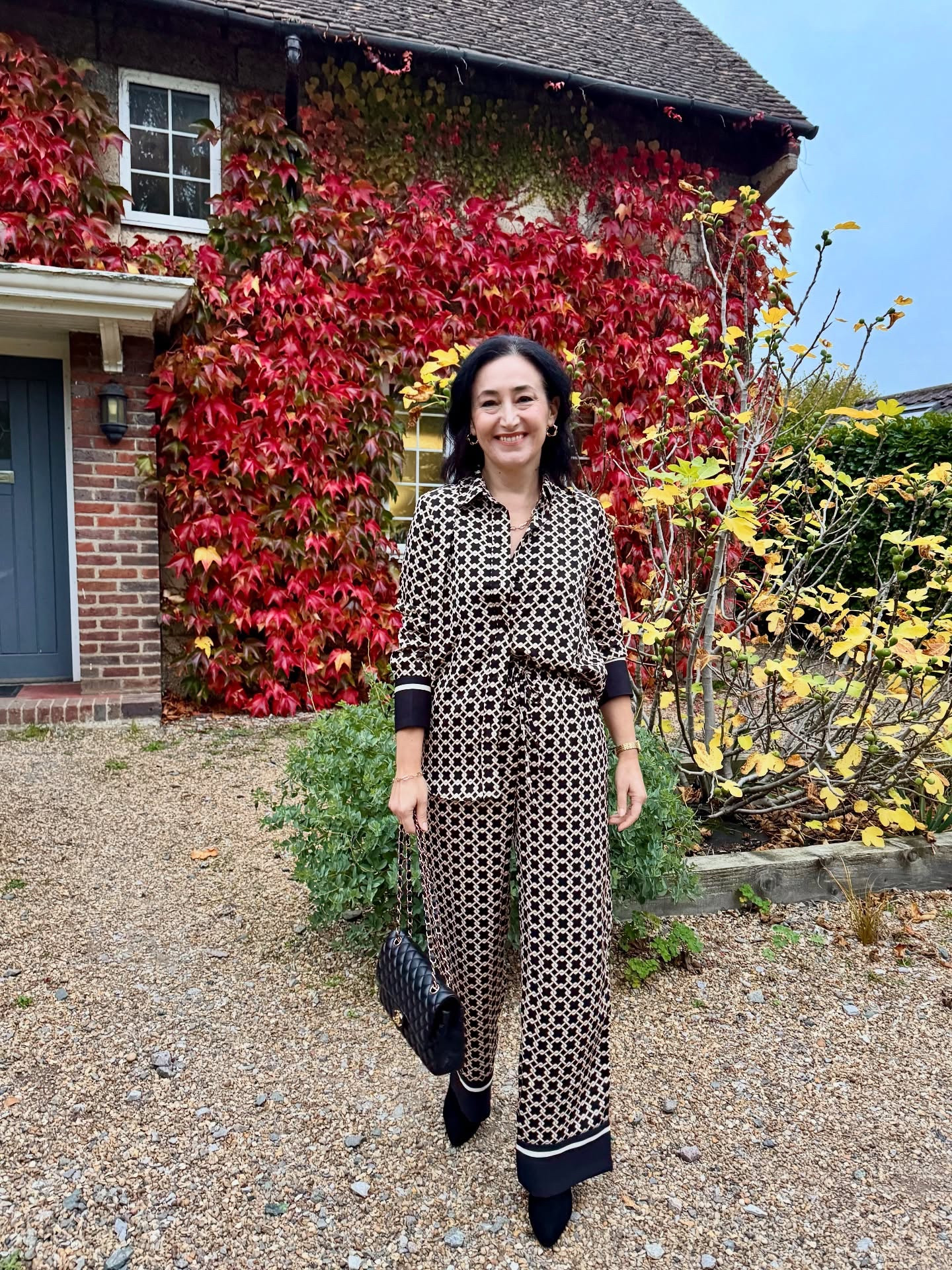 How was your weekend Instas? 
Mine was full of tennis, 3 matches on consecutive days😅… and a well earned dinner out with mum friends…

I stalked this coord forever for returns and it’s paid off! The shirt is currently sold out but the trousers are still available in some sizes. Link on stories…

Happy Monday instas💋

#over40style #over50style #howtowear 
#midlifestyle #whattowearnow #howtostyle #autumnoutfit #hmxme #handm #hmwomen #effortlesschic