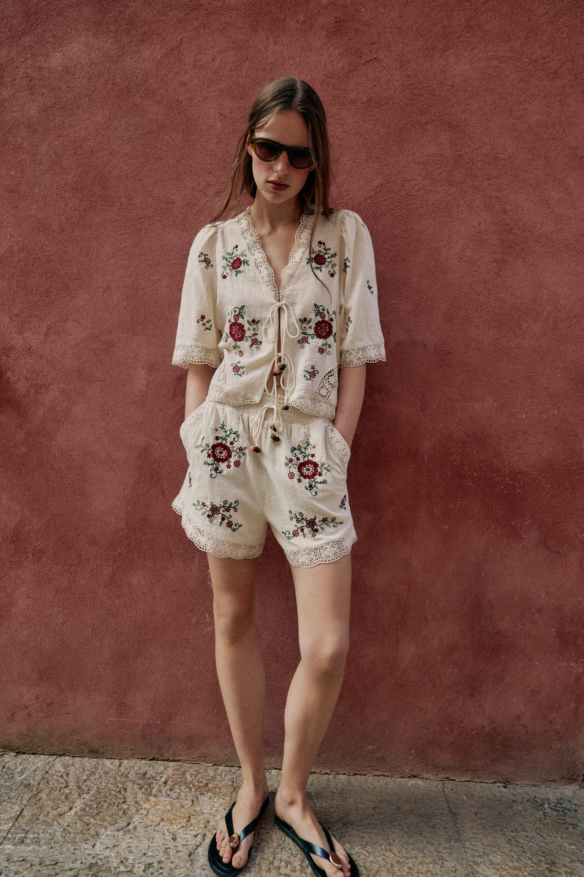 EMBROIDERED FLORAL TOP | Zara US