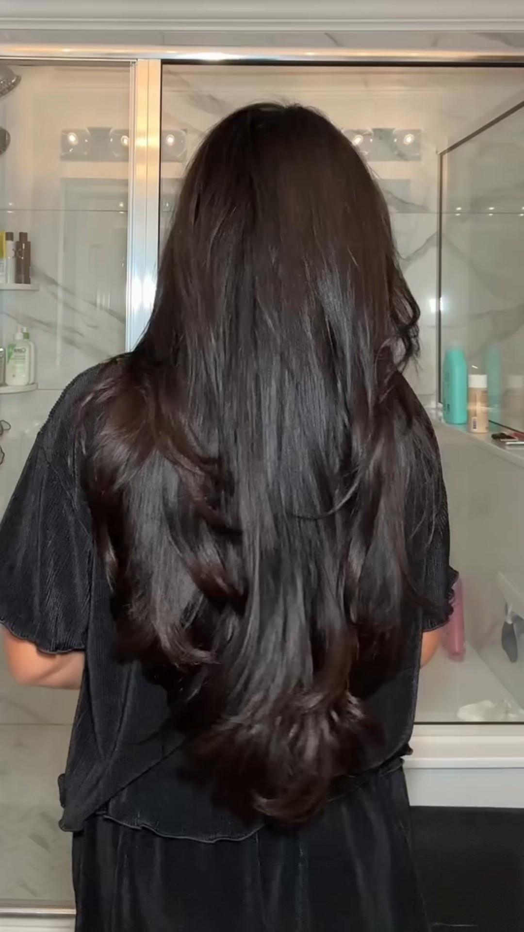 Stress reliever: night blowout 
Using @paulmitchell serum and @bondiboost thermal brush 

#hairinspo #longhair #healthyhair #blowoutstyles