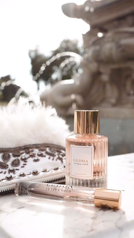 Escape to paradise with the scent of 14 Isla Coco.  The latest scent from @leddafragrances. A sweet, intoxication of fresh citrus, jasmine and ylang ylang. A scent that transports you to a tropical paradise.

Comment LEDDA for the links.

#MomentsInLEDDA #summerscent #summerbeauty #Ledda #ad