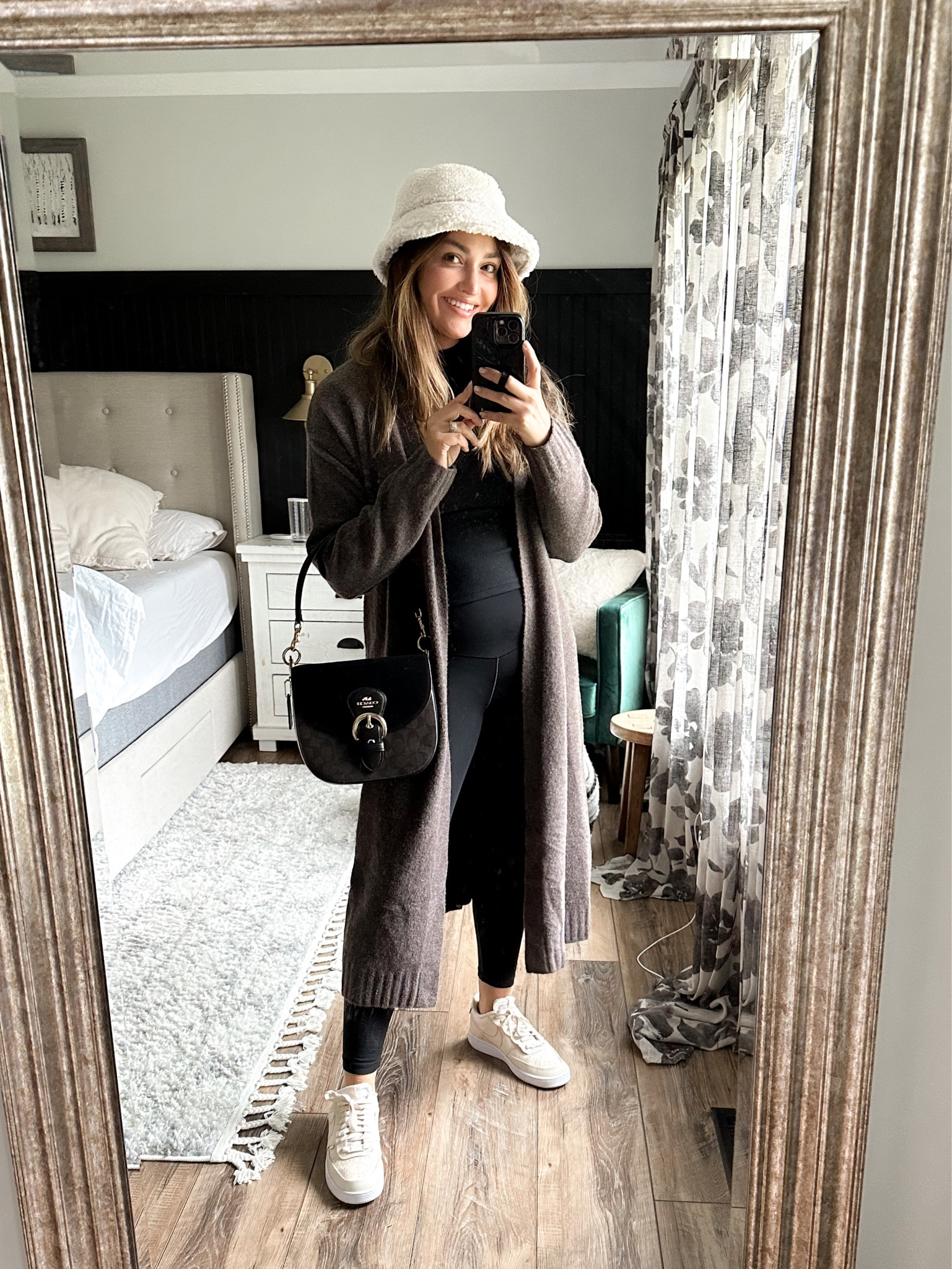 Casual style // leggings outfit // bucket hat // travel outfit // airport outfit 

#LTKtravel #LTKunder50 #LTKSeasonal
