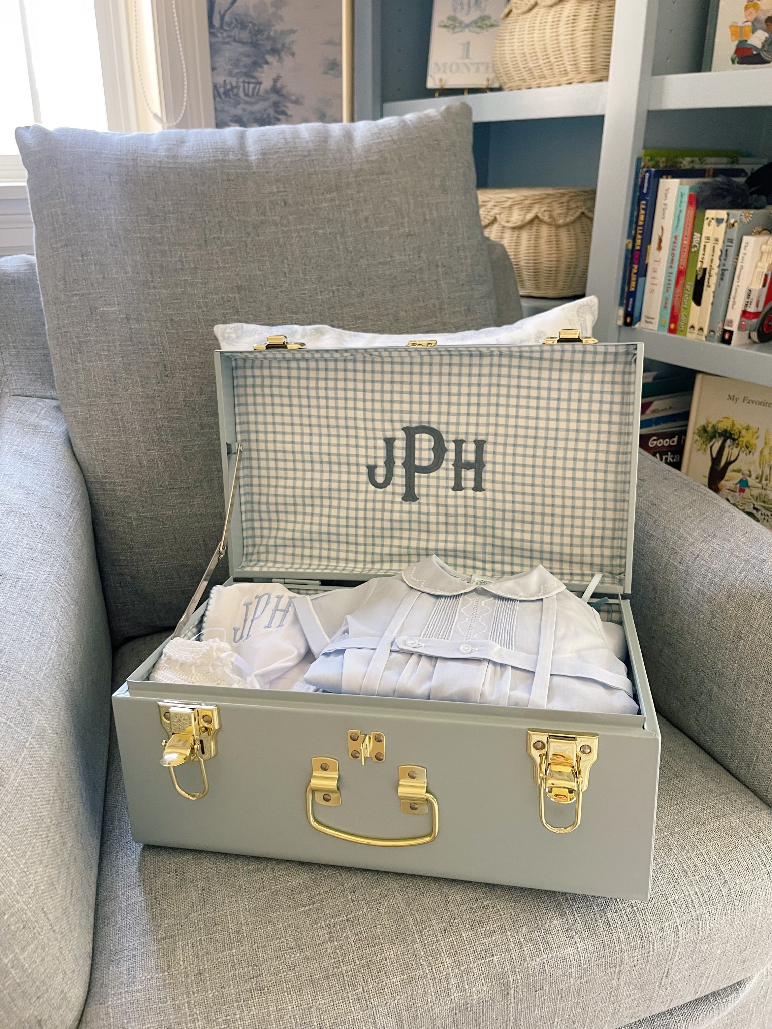 The sweetest keepsake trunk for my baby boy 🥹🤍