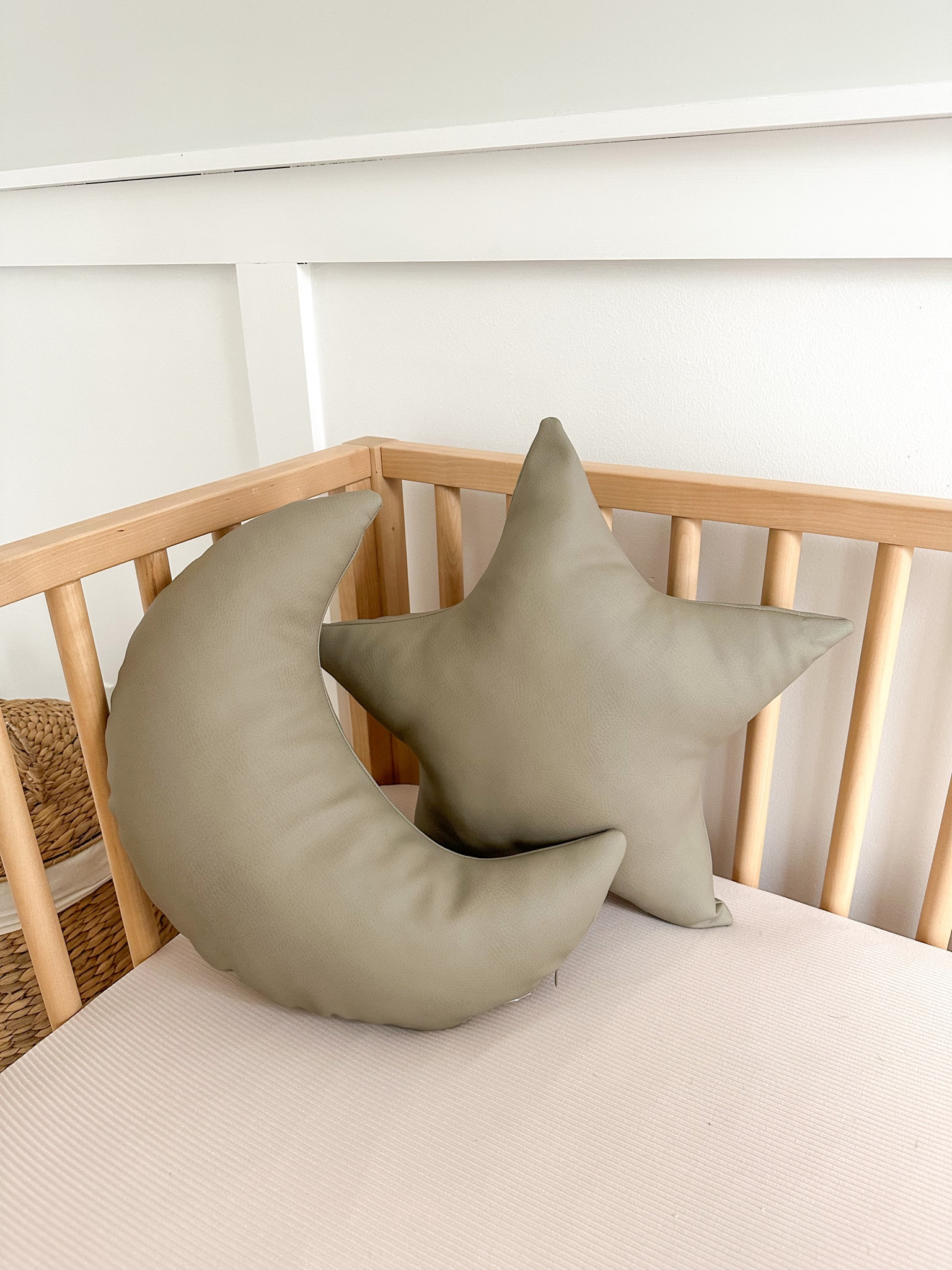 Nursery details 🌙 ⭐️ 

#LTKbump #LTKbaby #LTKhome