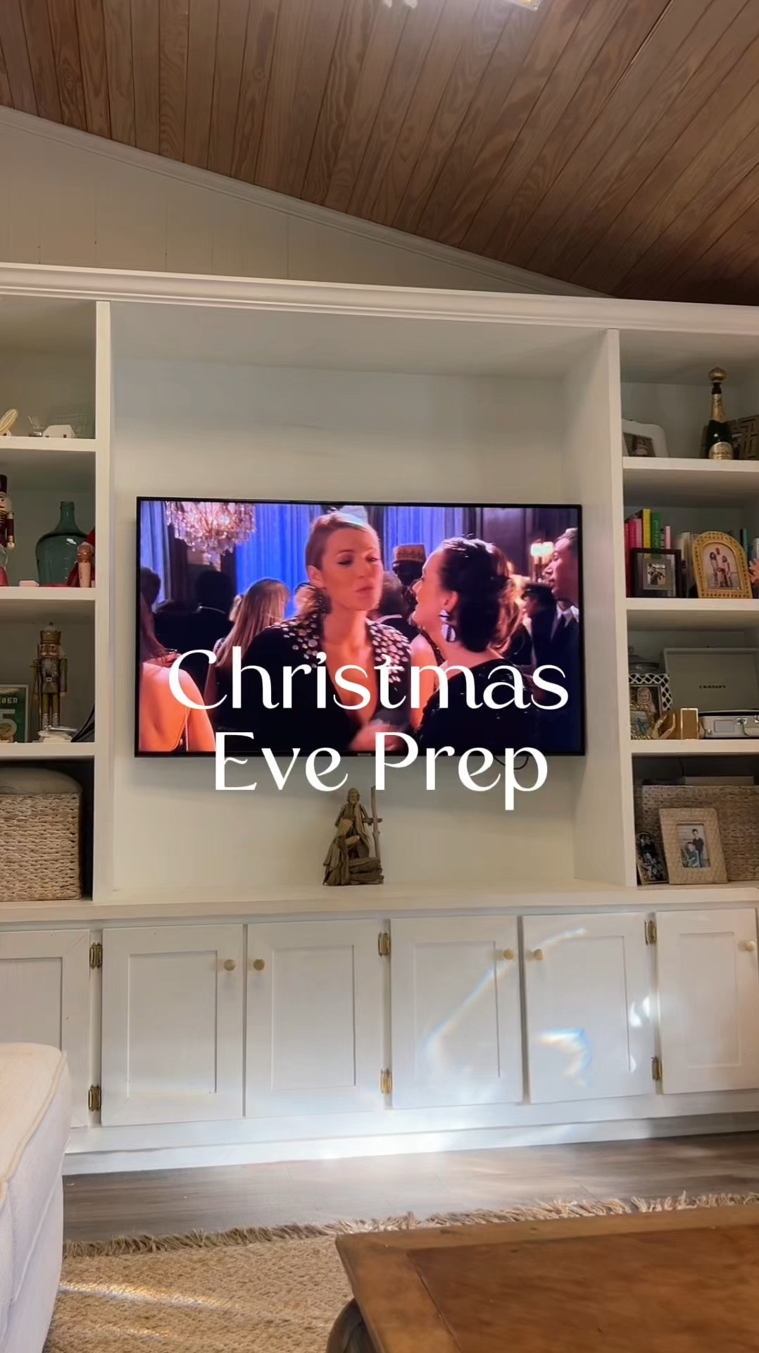 Making Christmas crack 
Blue pots 
Gossip girl 

#LTKHome #LTKHoliday #LTKWatchNow