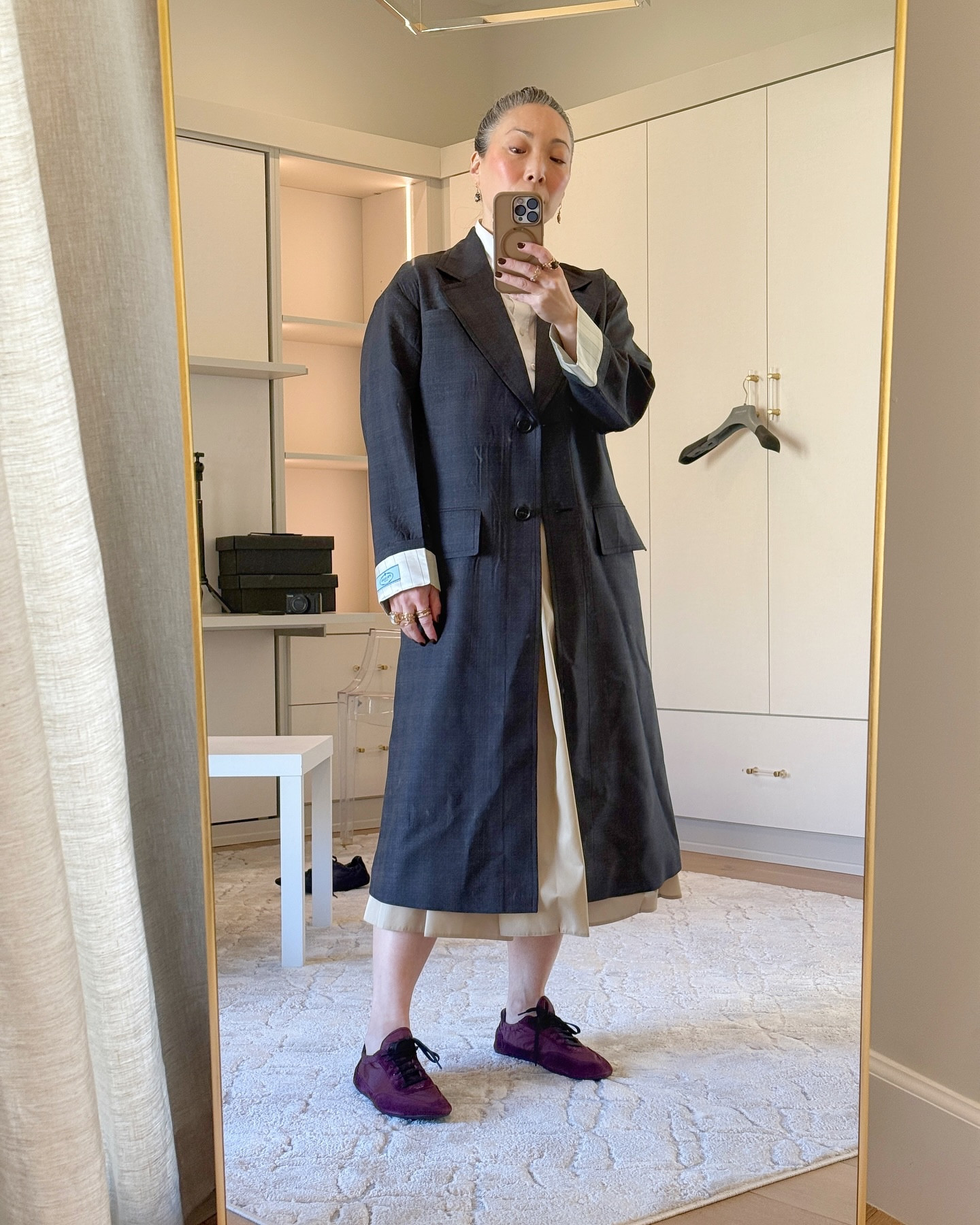 @prada can do no wrong 😅 

Link in bio for details!

Vlog coming tomorrow ❤️

#prada #ootd #luxuryfashion