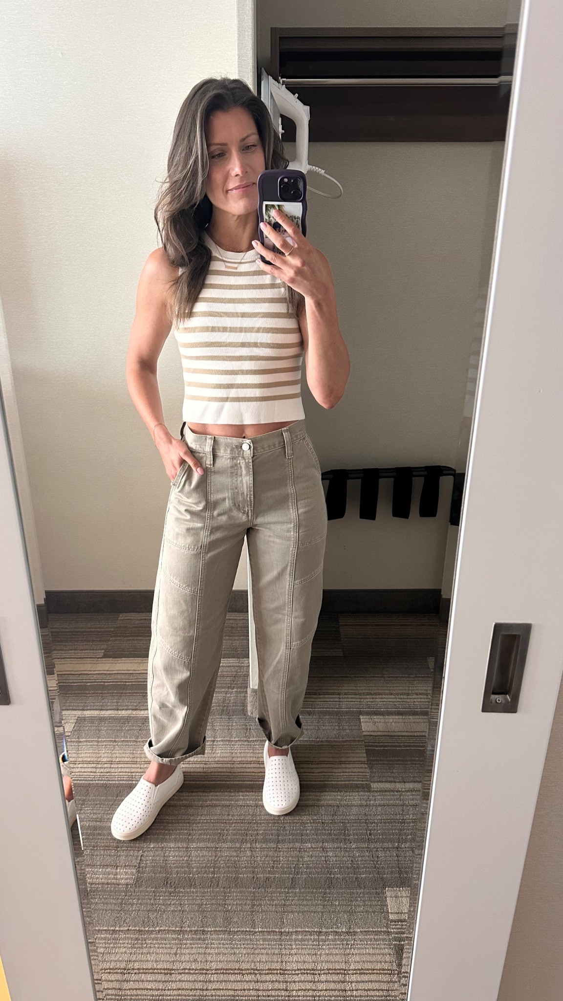 Fit for a day exploring San Diego! Love these barrel jeans. I got a size 27 and just had the waist taken in. #thegap 