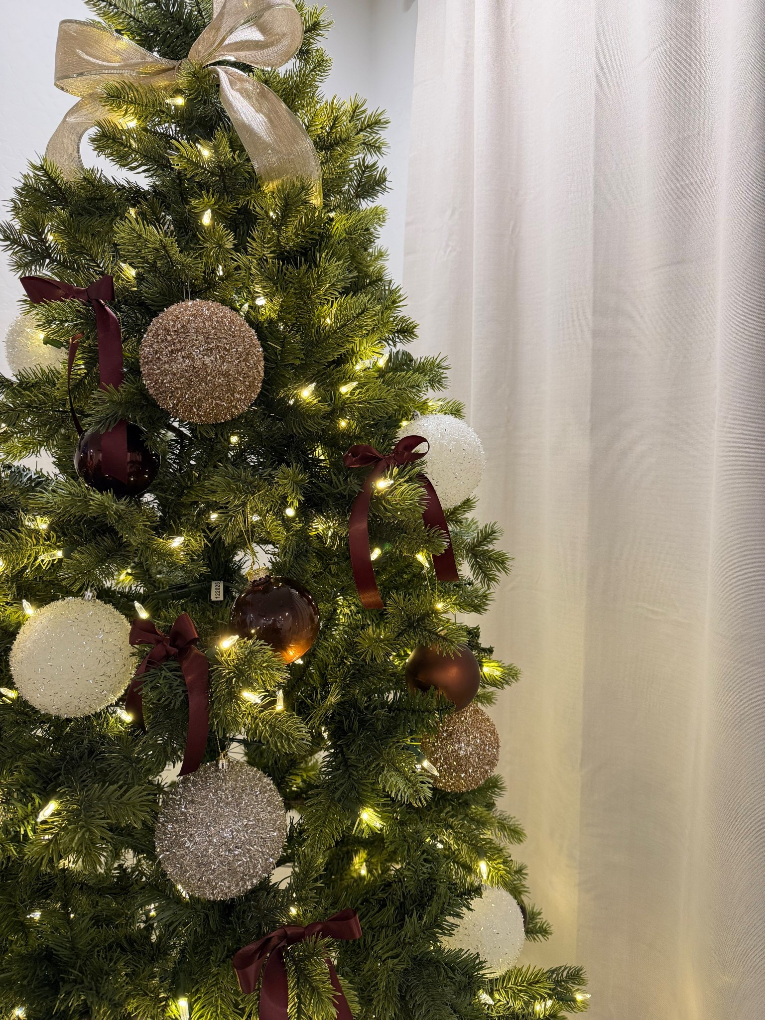 Love these huge $3 ornaments! 

Target finds / Christmas / Christmas tree / ribbon / holiday decor 

#LTKHome #LTKHoliday