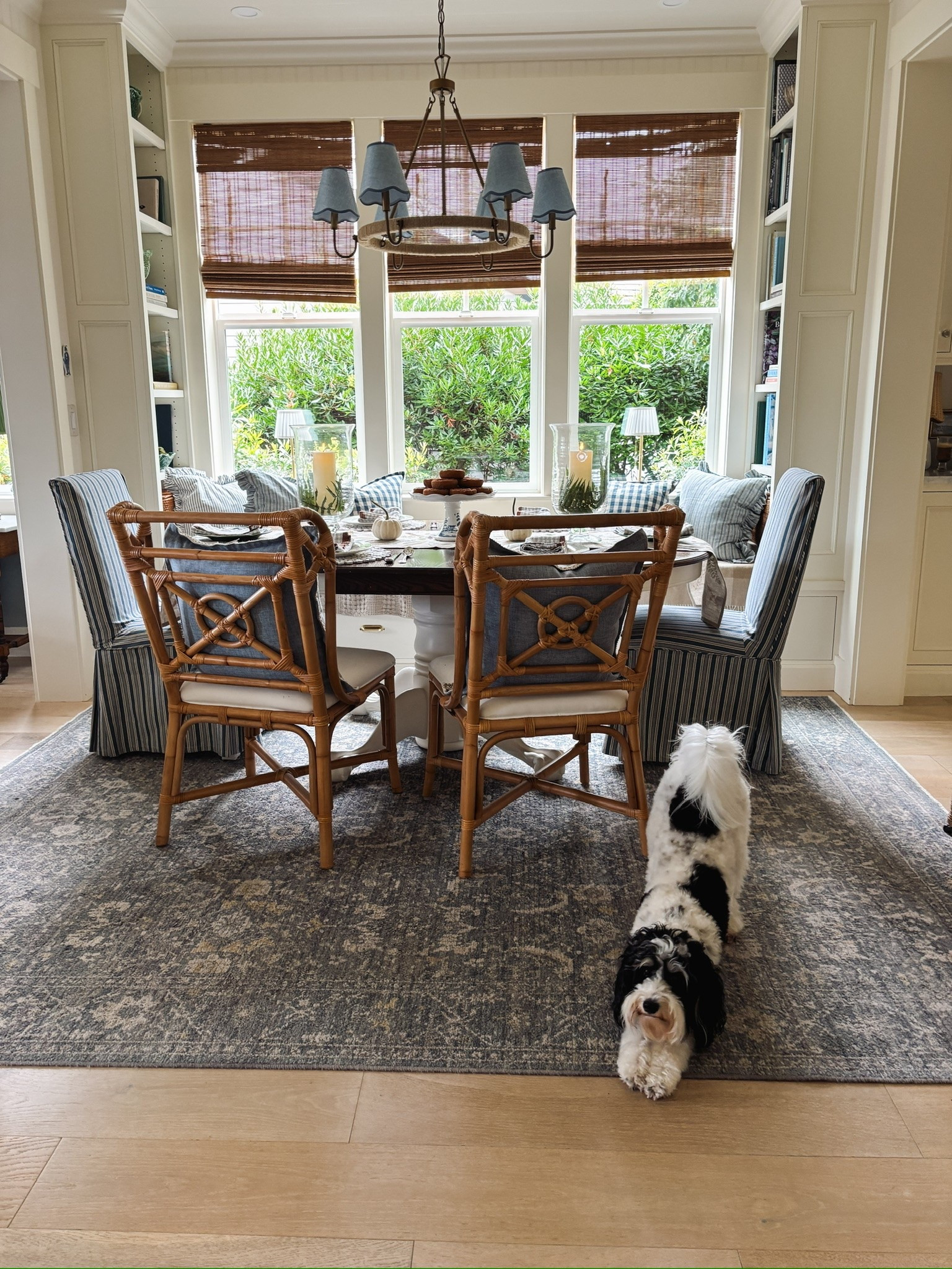 Cozy cottage dining room