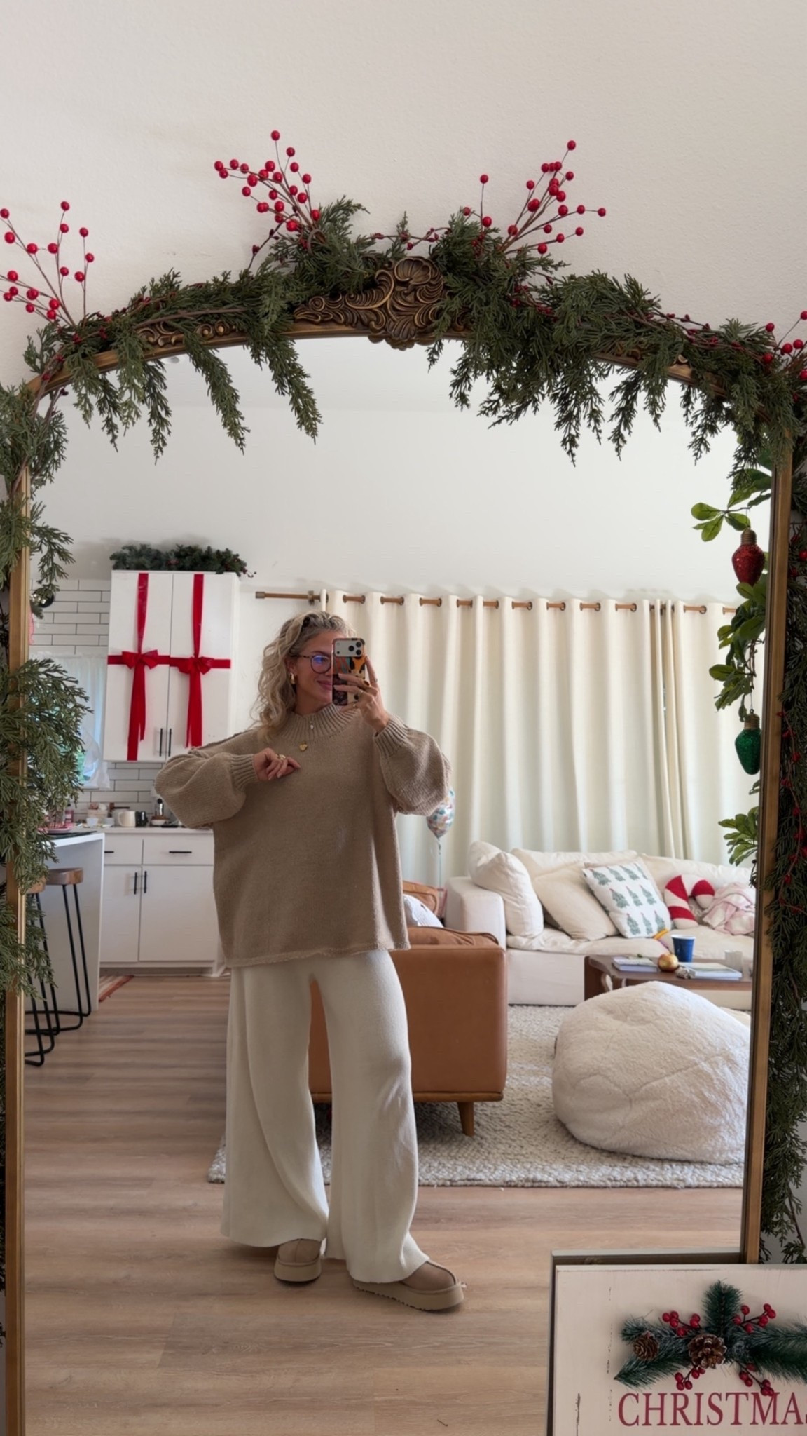 Cozy Thanksgiving ootd 🤎 My pants are old Nu-In (unavailable) so I linked similar

#LTKCyberWeek #LTKHoliday #LTKGiftGuide