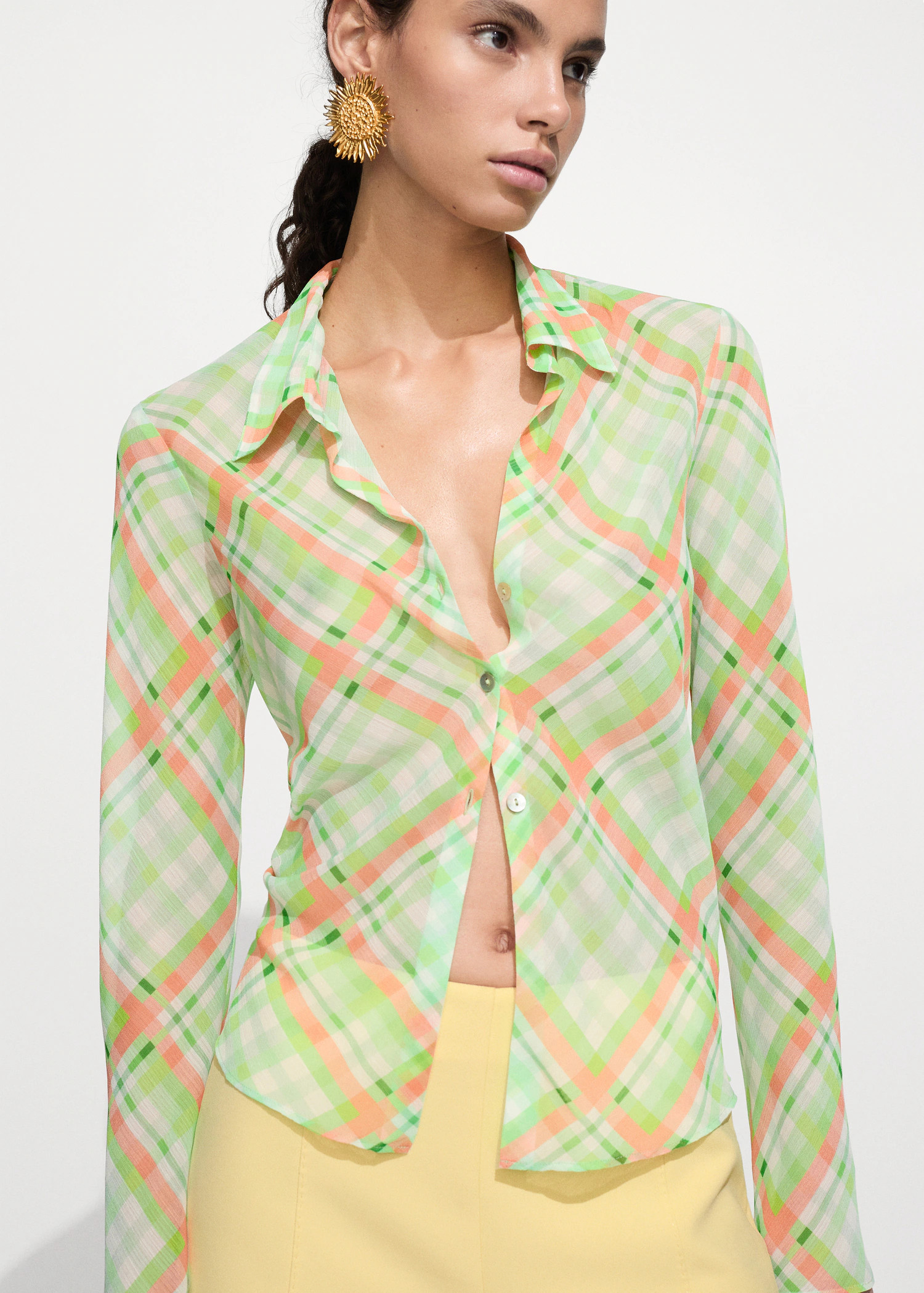 Straight mid-rise shorts | MANGO (US)