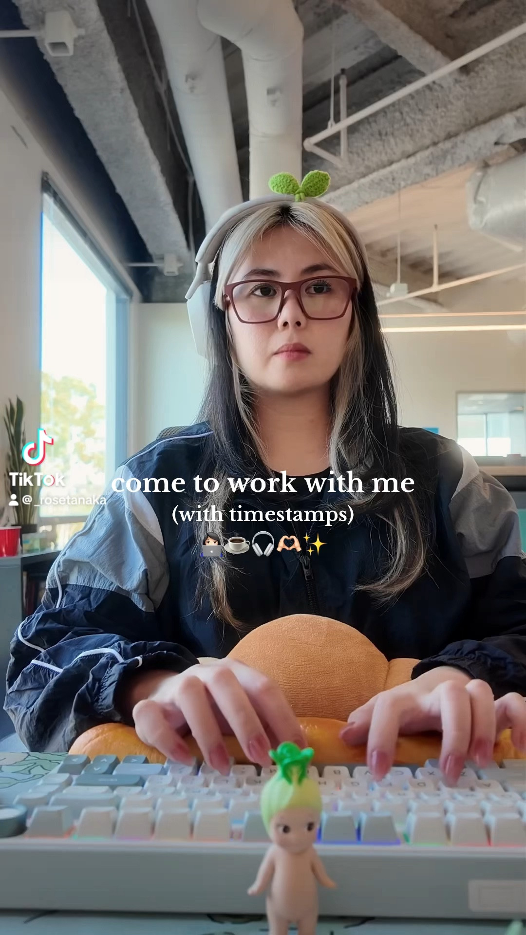 Come to work with me as a sr instructional designer! #creamykeyboard #officelife #keyboardasmr #typingasmr #office #desk setup

#LTKWorkwear #LTKVideo