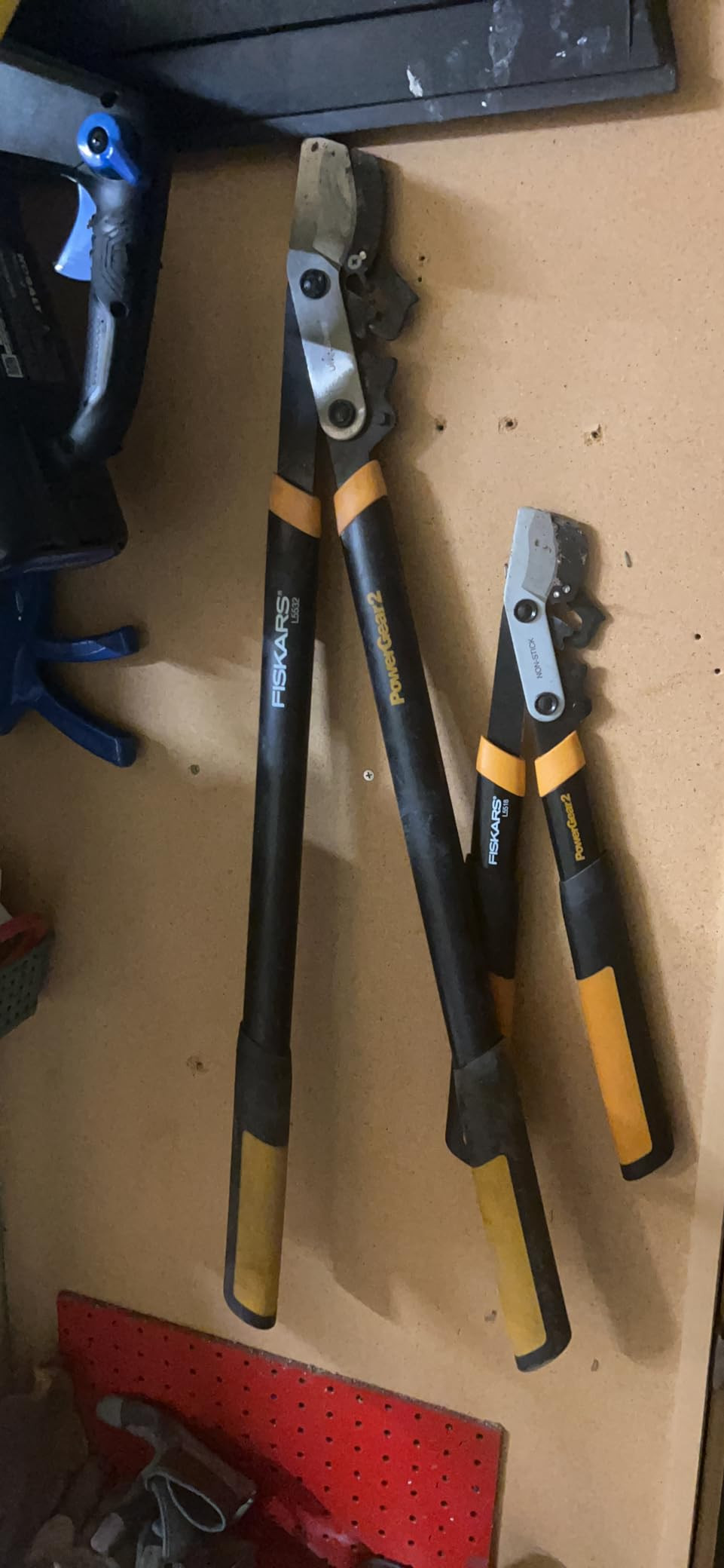 Fiskars 18-Inch Loppers for Tree Trimming, Heavy Duty, Sharp Bypass Steel Blade Tree Branch Cutte... | Amazon (US)