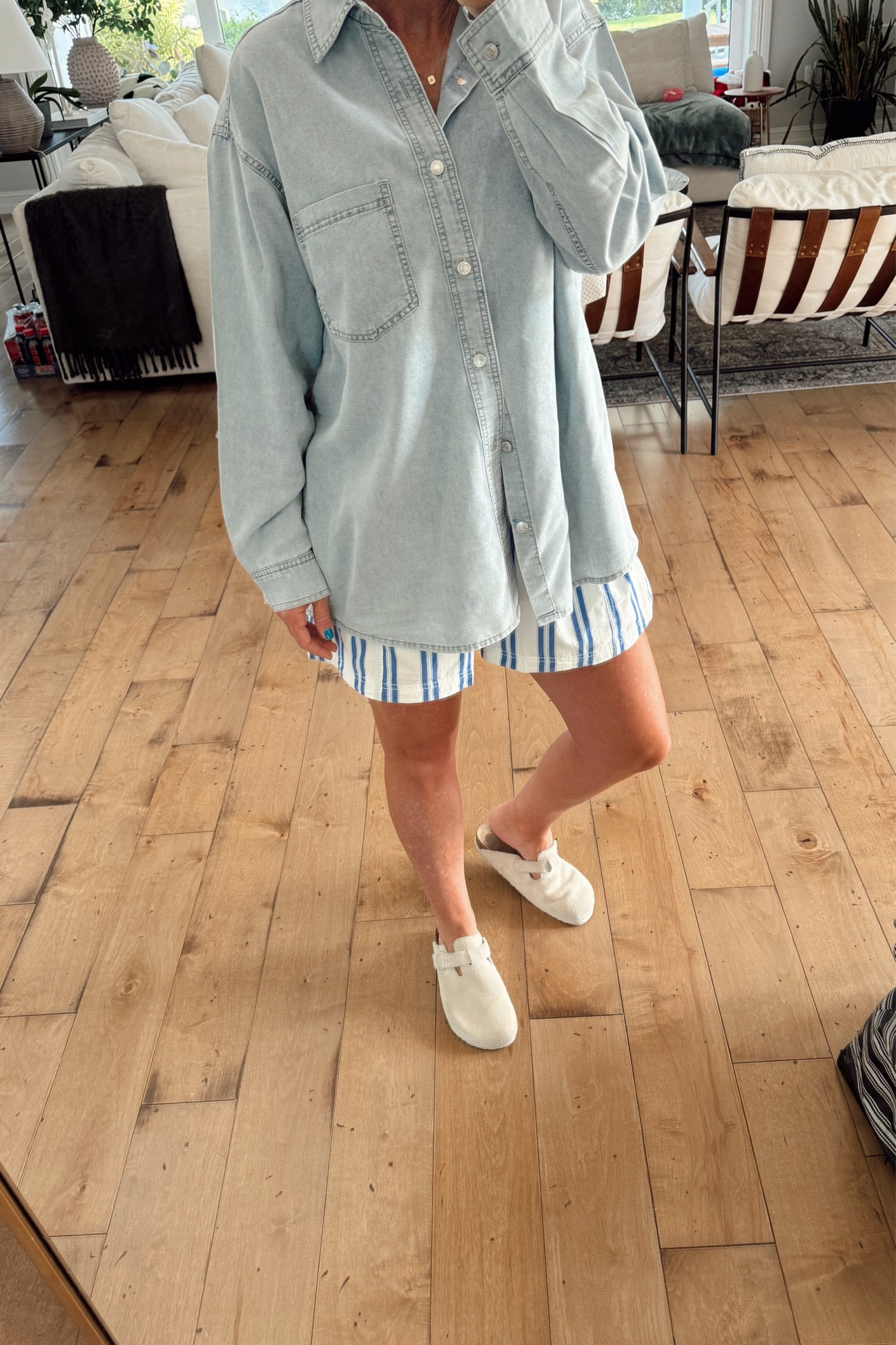 | OOTD |

Pull on shorts are my new leggings. 